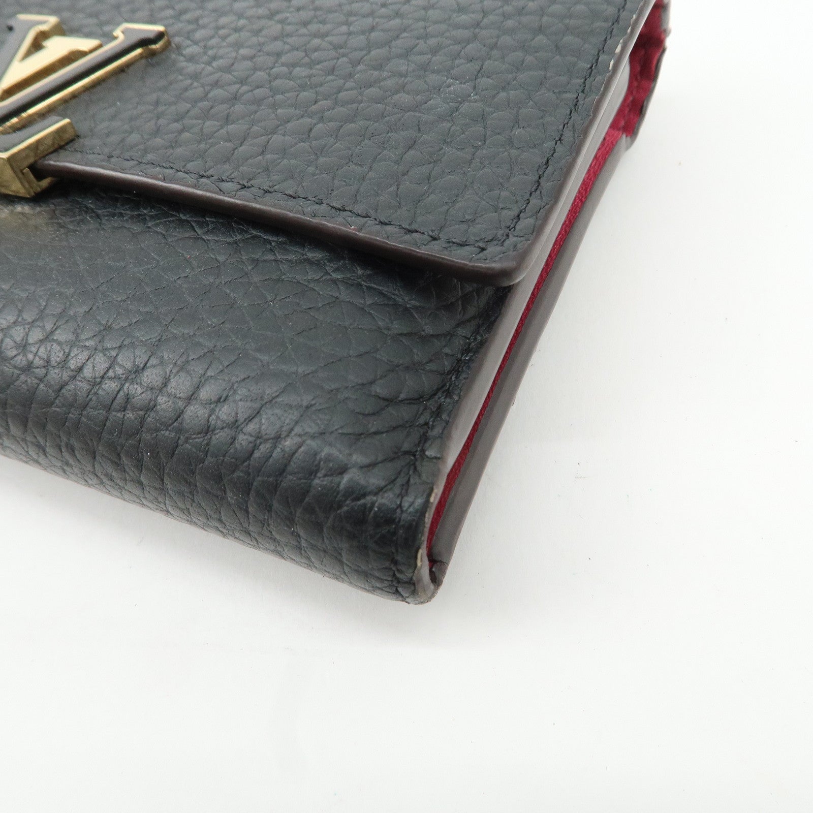 Louis Vuitton Portefeuille Capucines Compact Wallet M62157