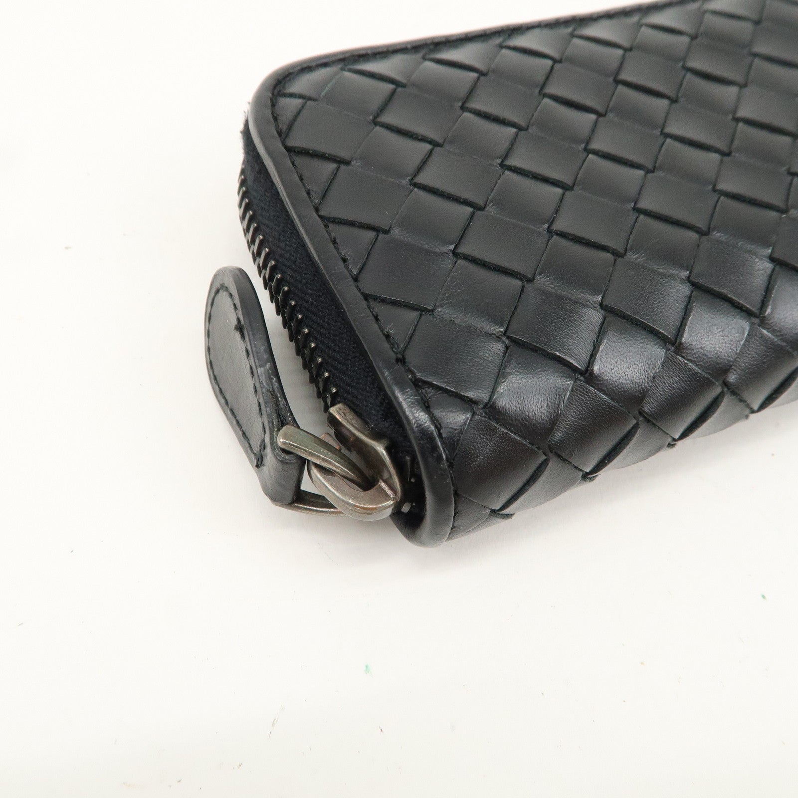 BOTTEGA VENETA Intrecciato Leather Zip Round Coin Case Black