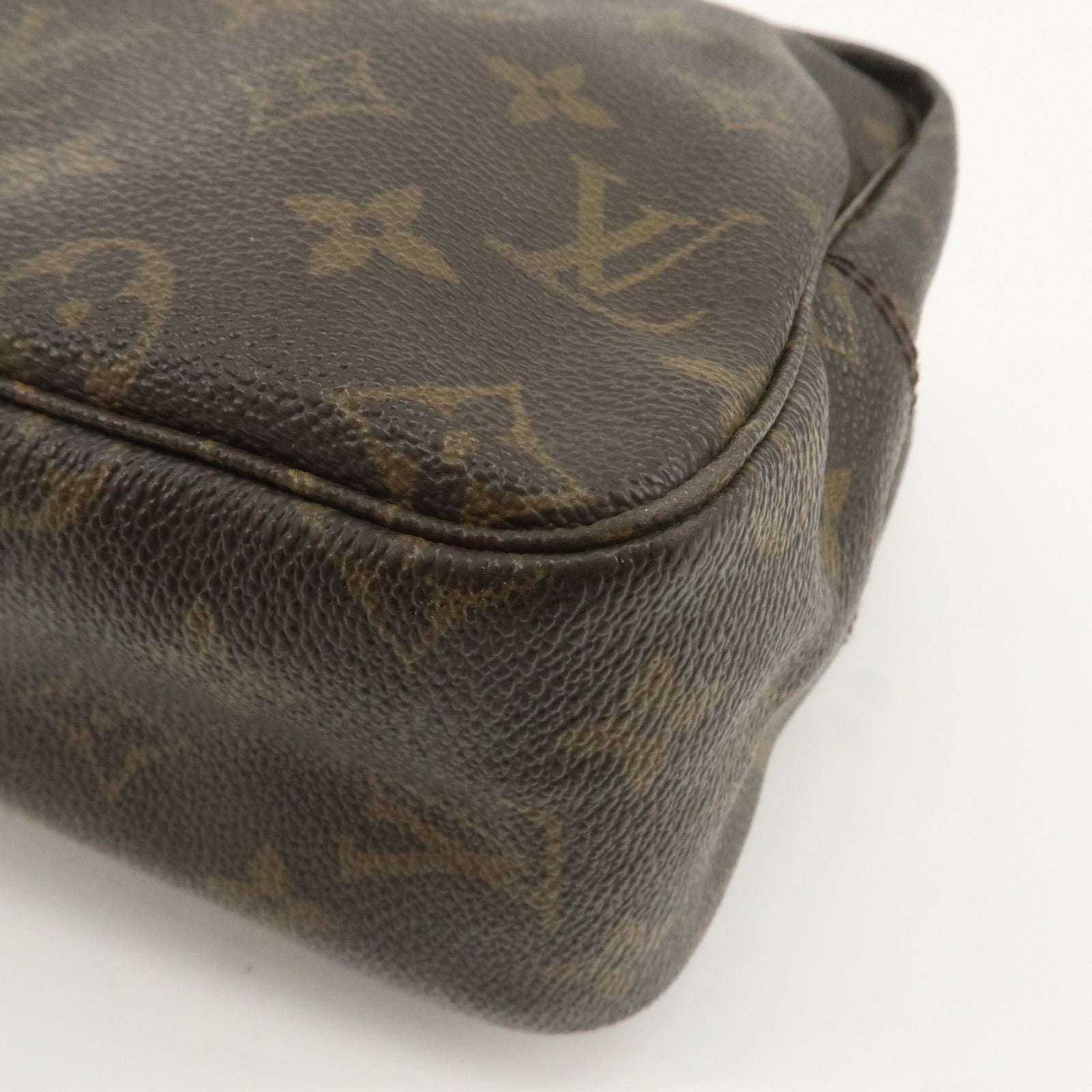 Louis Vuitton Monogram Trousse Toilette 28 Pouch M47522