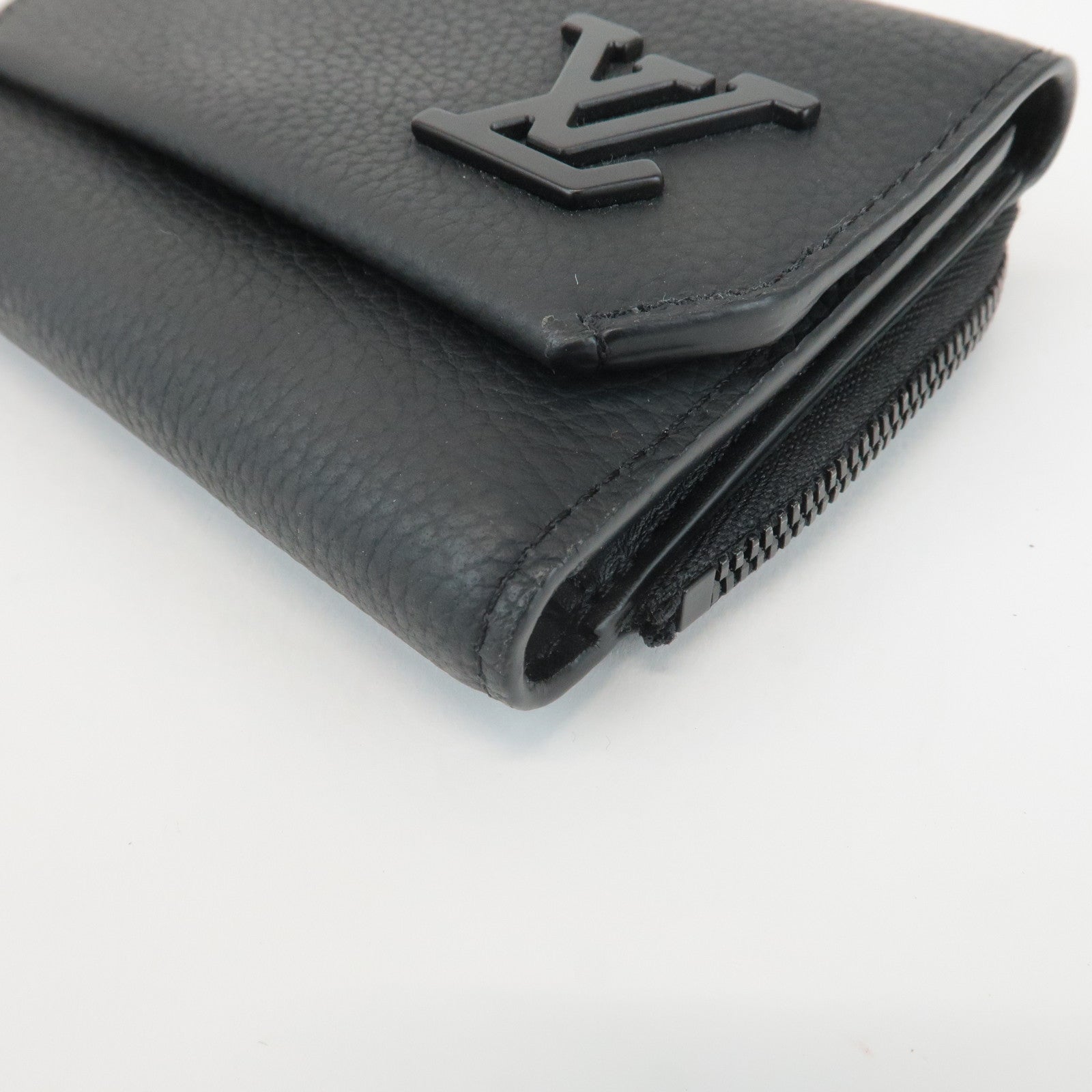 Louis Vuitton Aerogram Portefeuille Pilot Wallet Noir M81740