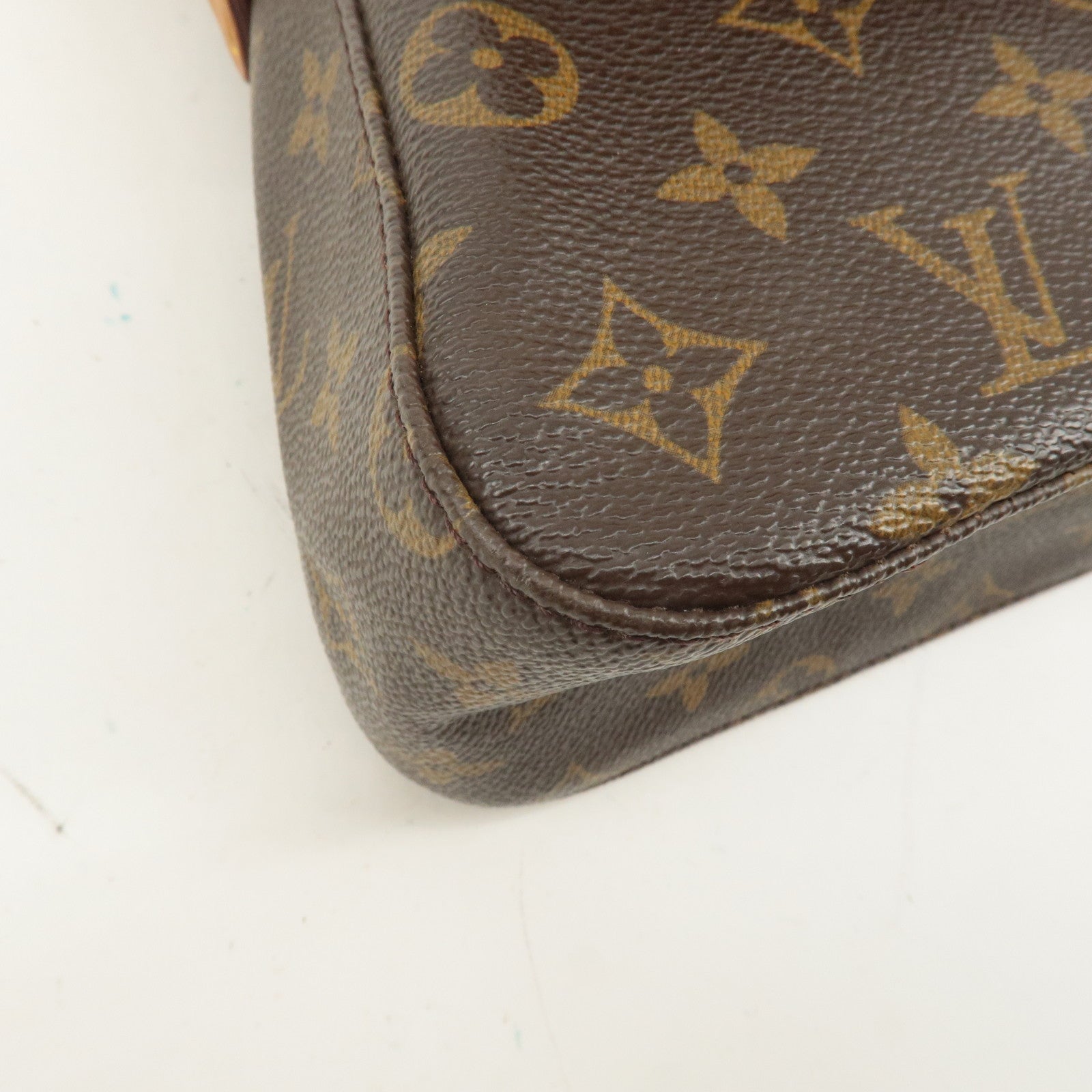 Louis Vuitton Monogram Mini Looping Shoulder Bag Hand Bag M51147