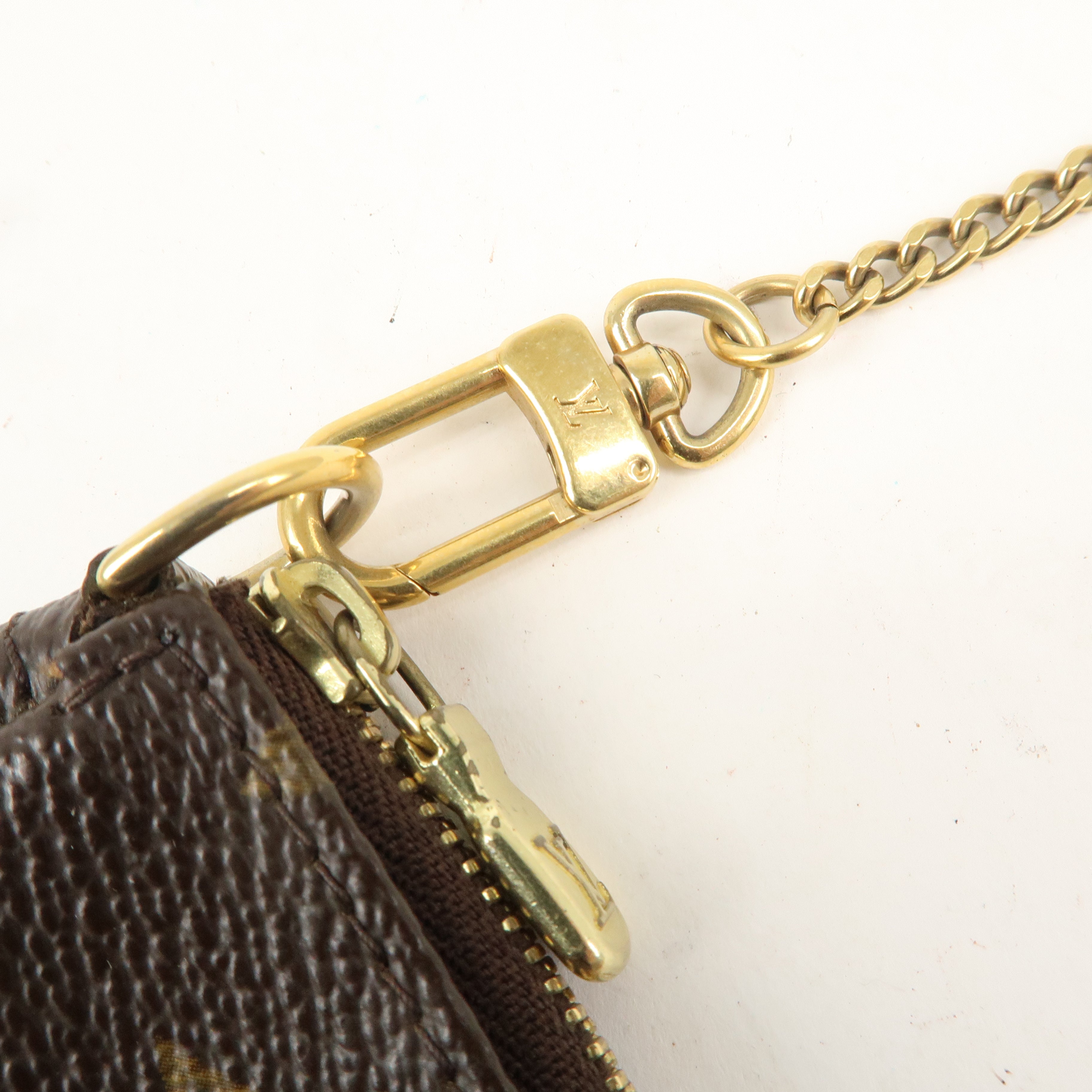 Louis Vuitton Monogram Mini Pochette Accessoires Pouch M58009