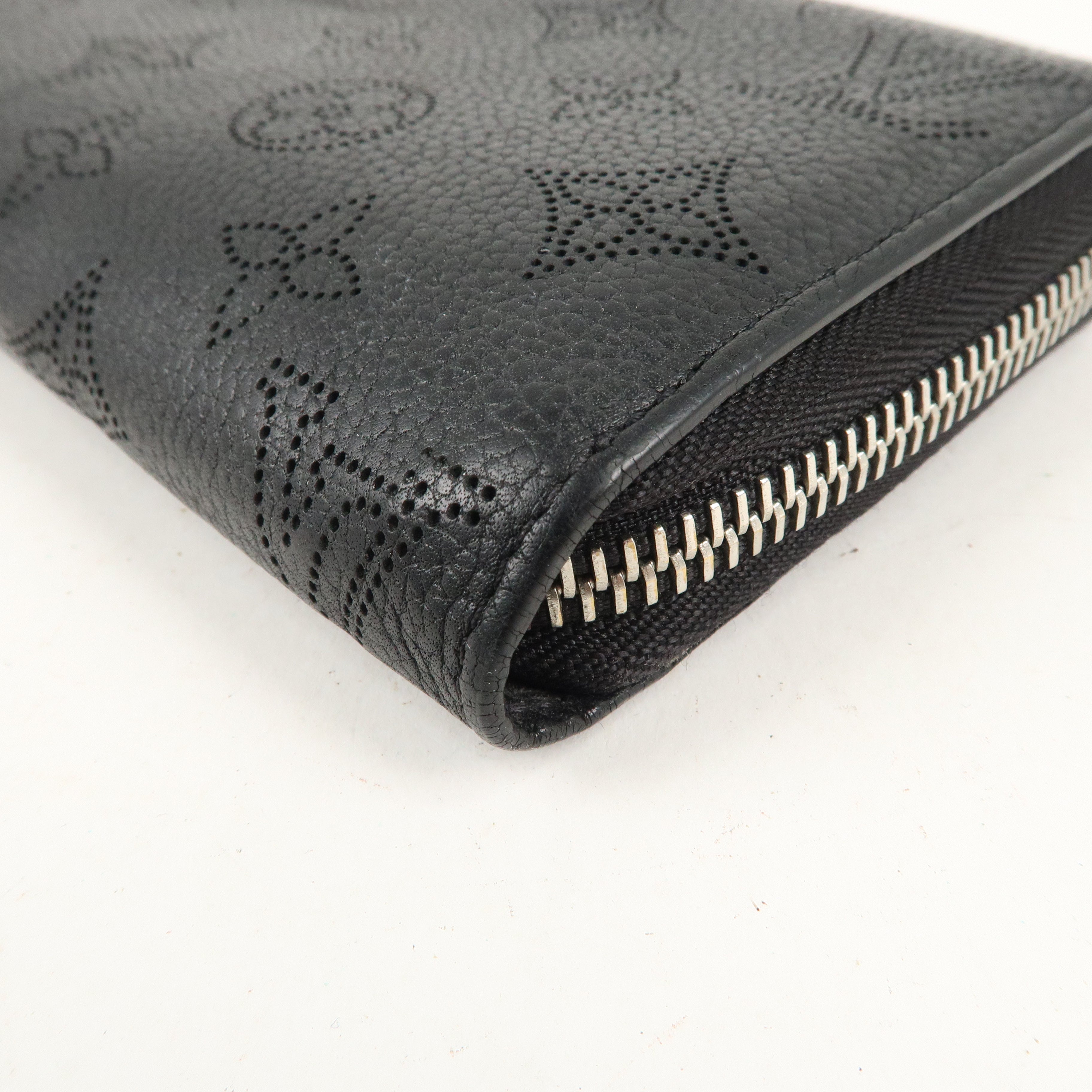 Louis Vuitton Monogram Mahina Zippy Wallet Noir M61867