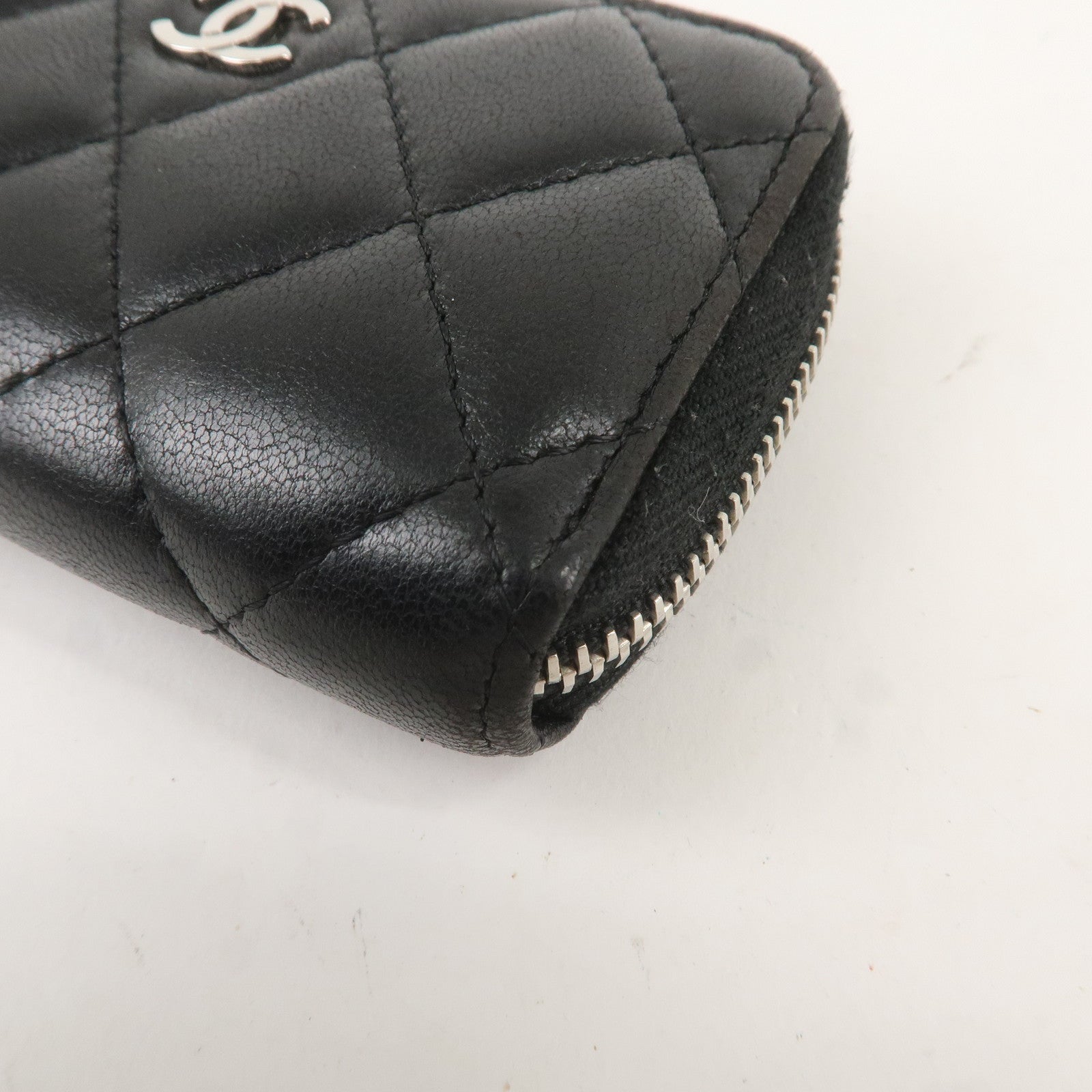 CHANEL Matelasse Lamb Skin Round Zipper Coin Case Black A69271