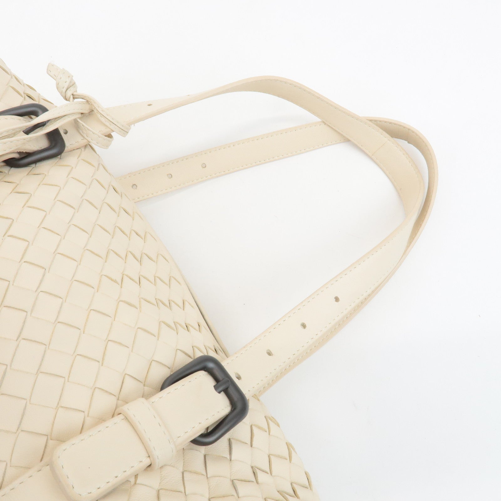 BOTTEGA VENETA Intrecciato Leather Montaigne Boston Bag Ivory