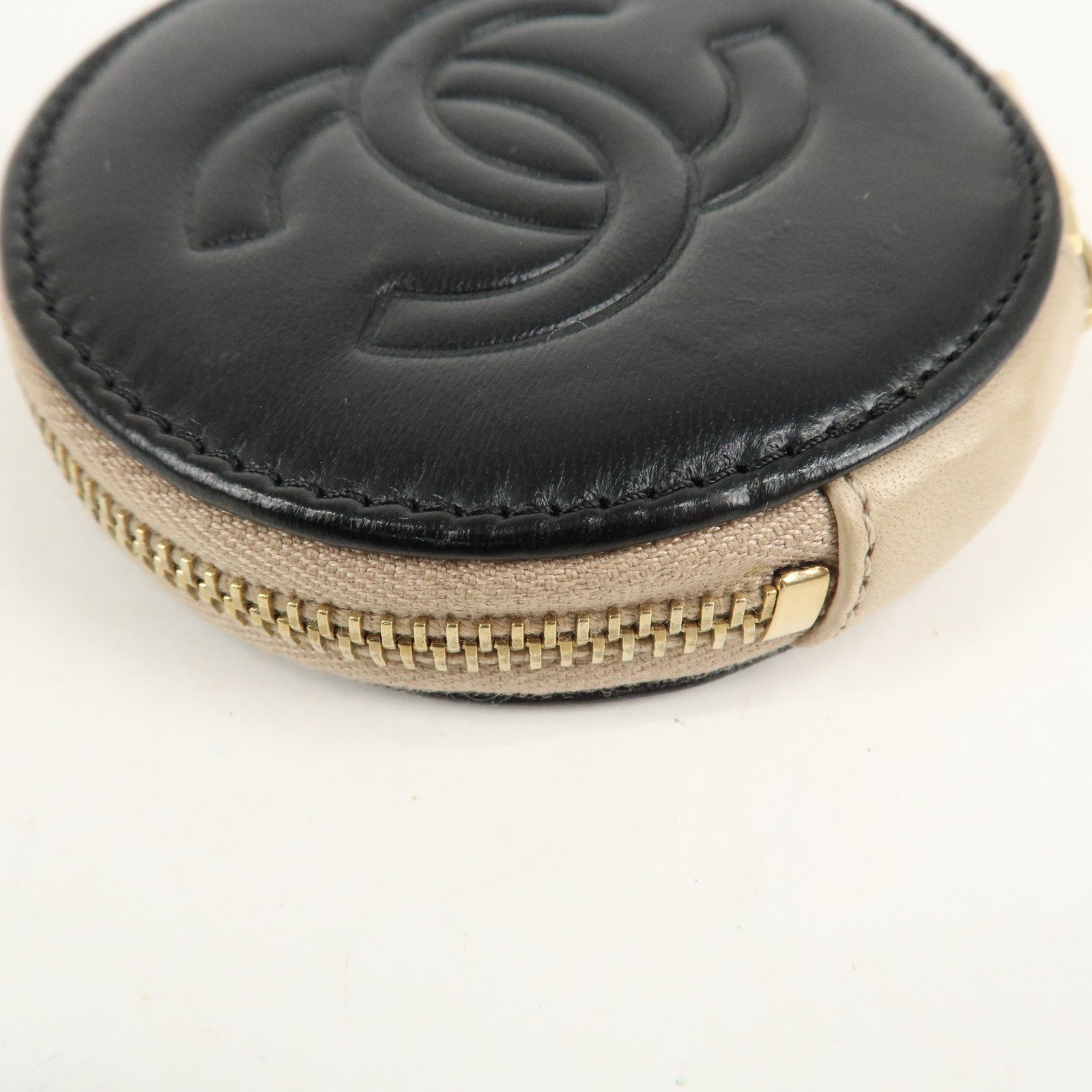 CHANEL Camelia Lamb Skin Round Zippy Coin Case Black Beige Used