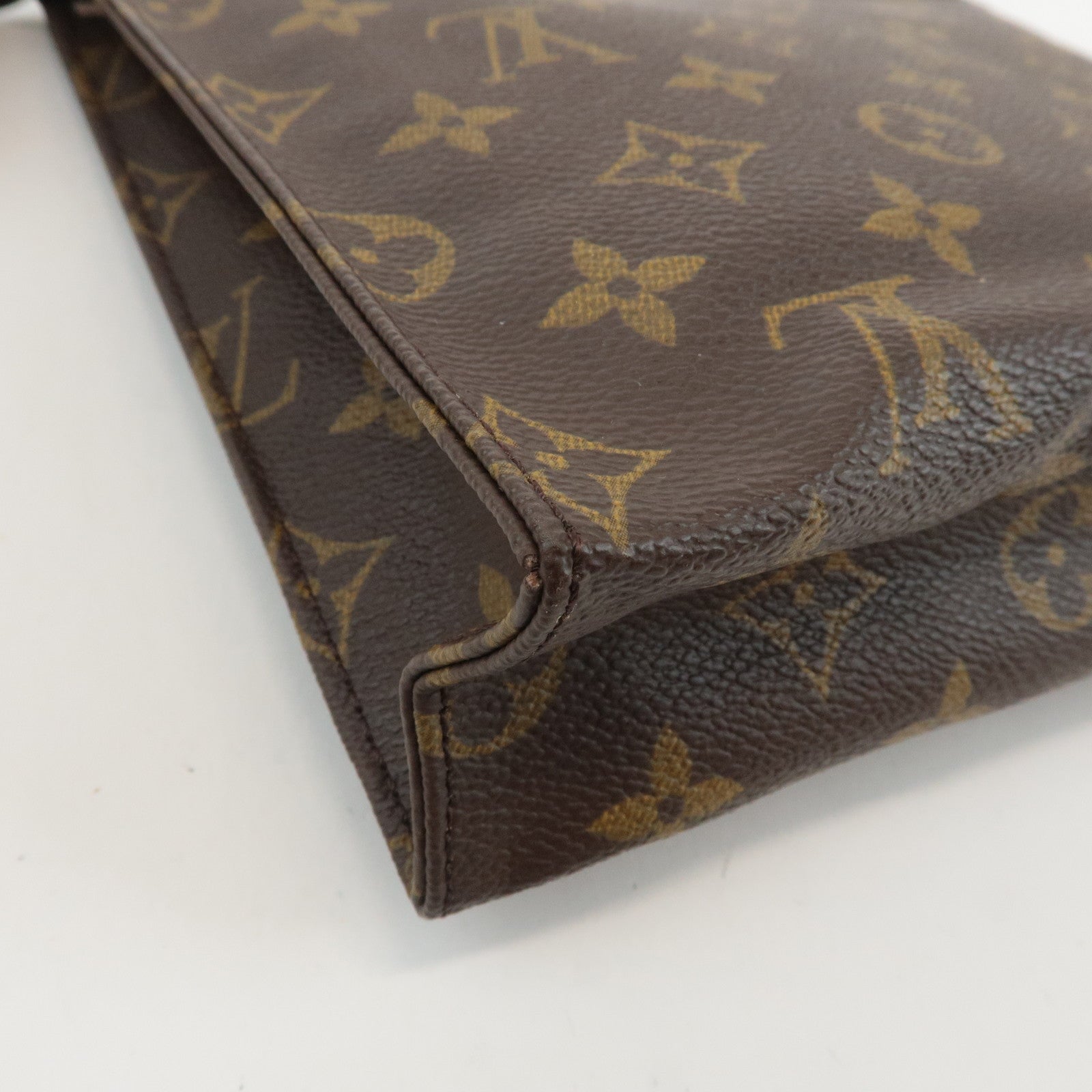 Louis Vuitton Monogram Poche Toilette 26 Clutch Bag M47542