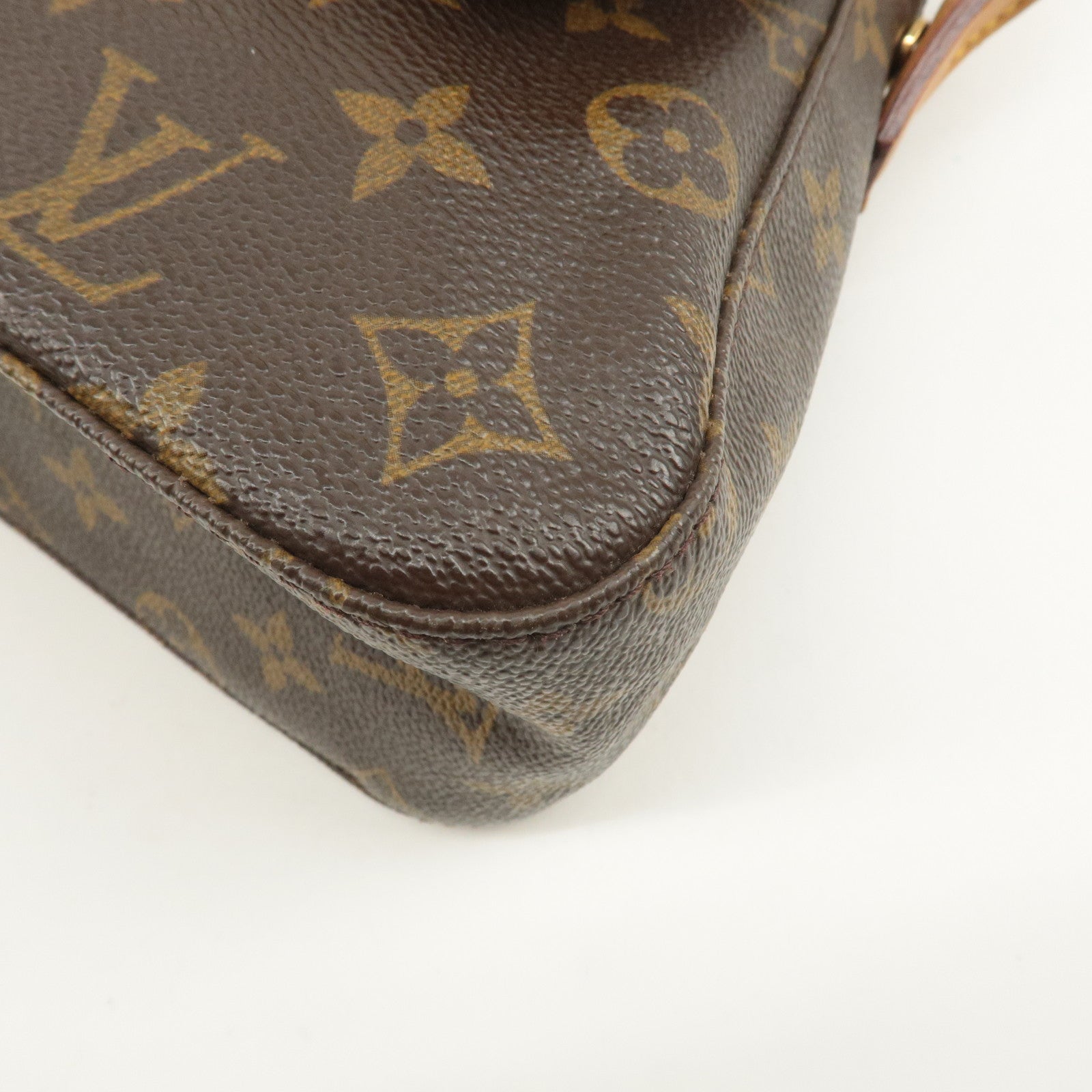 Louis Vuitton Monogram Mini Looping Shoulder Bag Hand Bag M51147