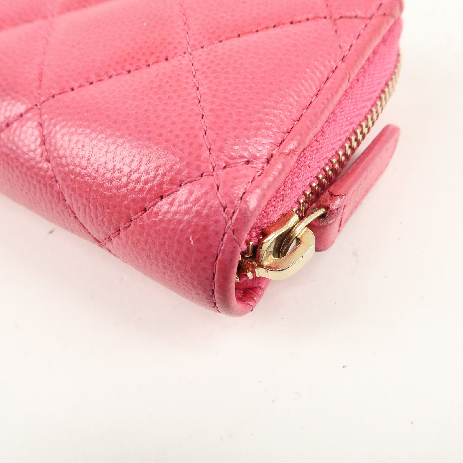 CHANEL Matelasse Caviar Skin Round Zippy Coin Case Pink A84511