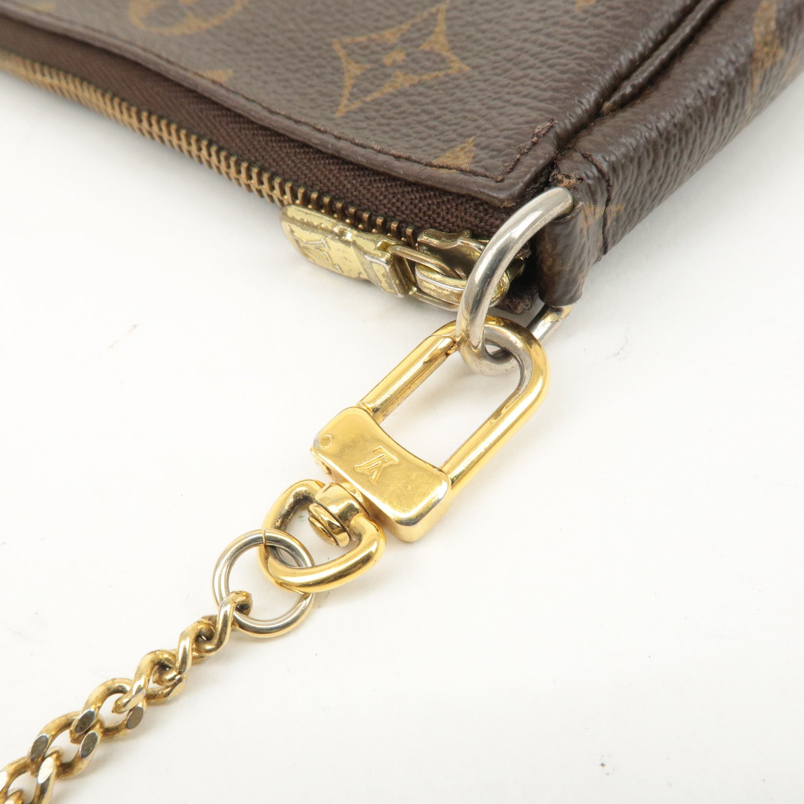 Louis Vuitton Monogram Mini Pochette Accessoires Pouch M58009