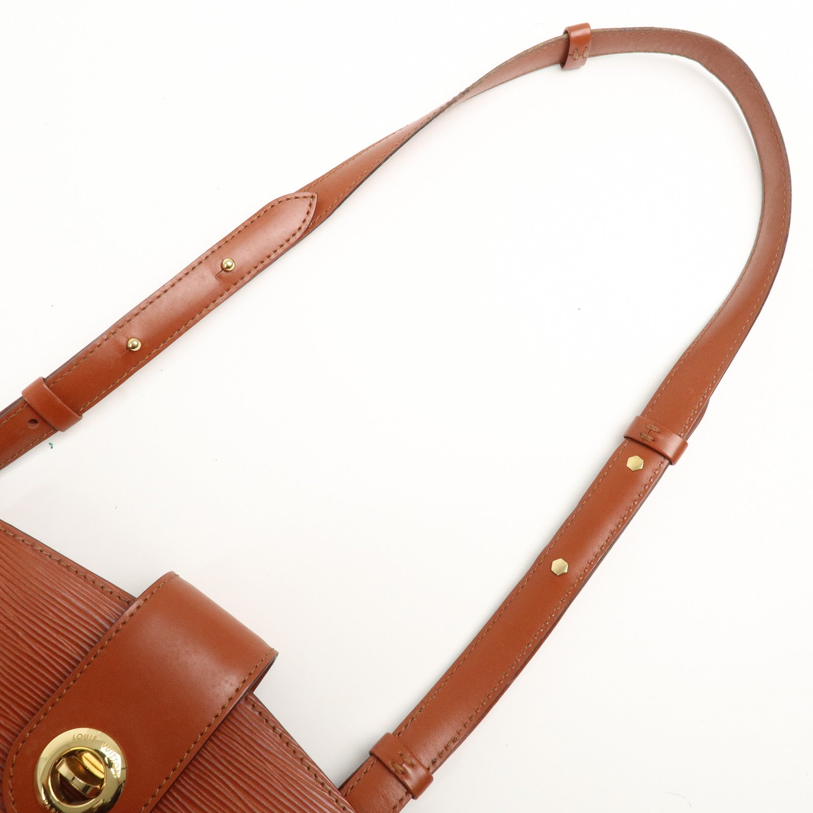 Louis Vuitton Epi Cluny Shoulder Bag Kenya Brown M52253