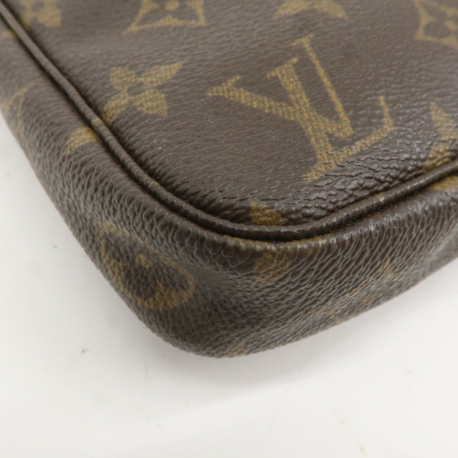 Louis Vuitton Monogram Pochette Accessoires Pouch M51980