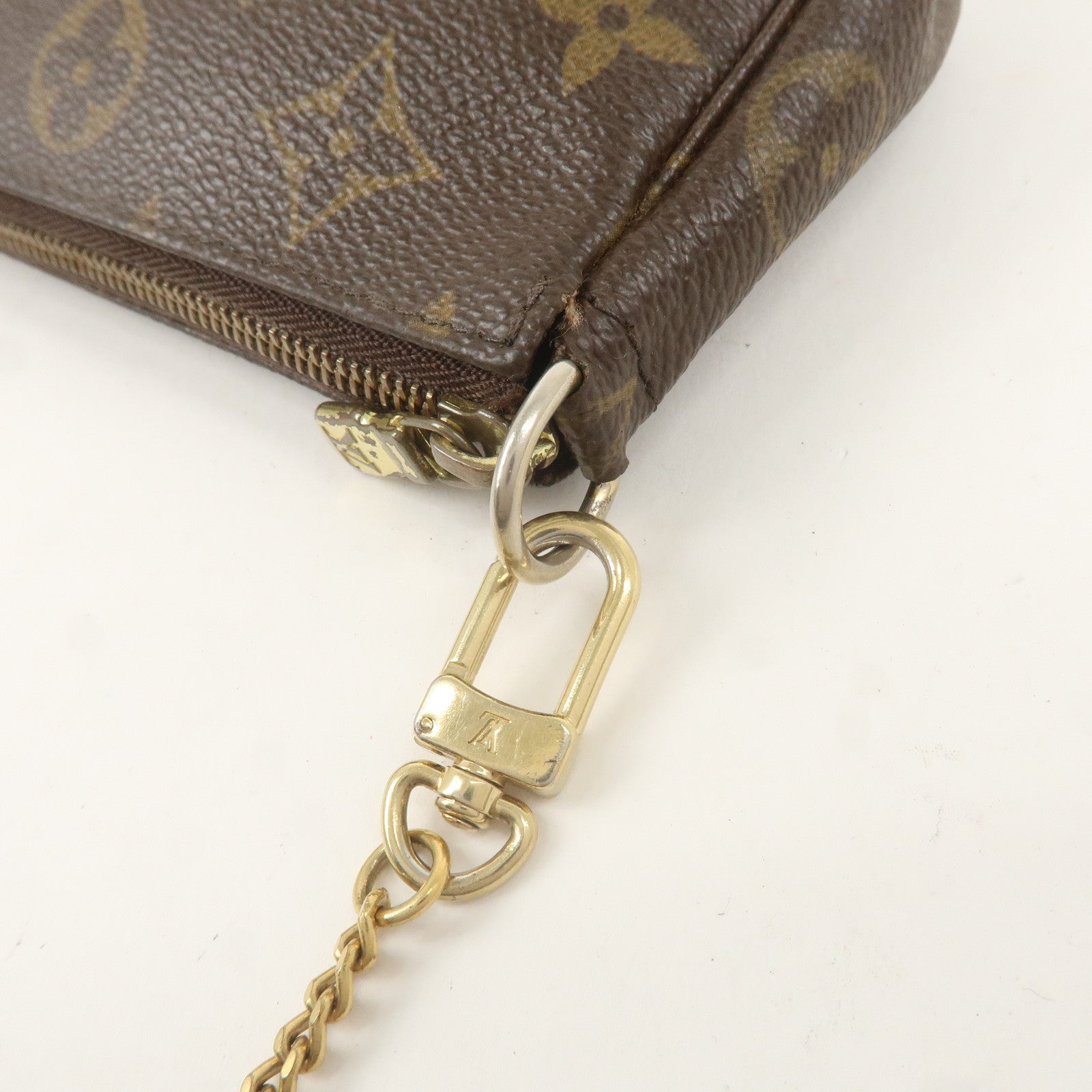 Louis Vuitton Monogram Mini Pochette Accessoires Pouch M58009