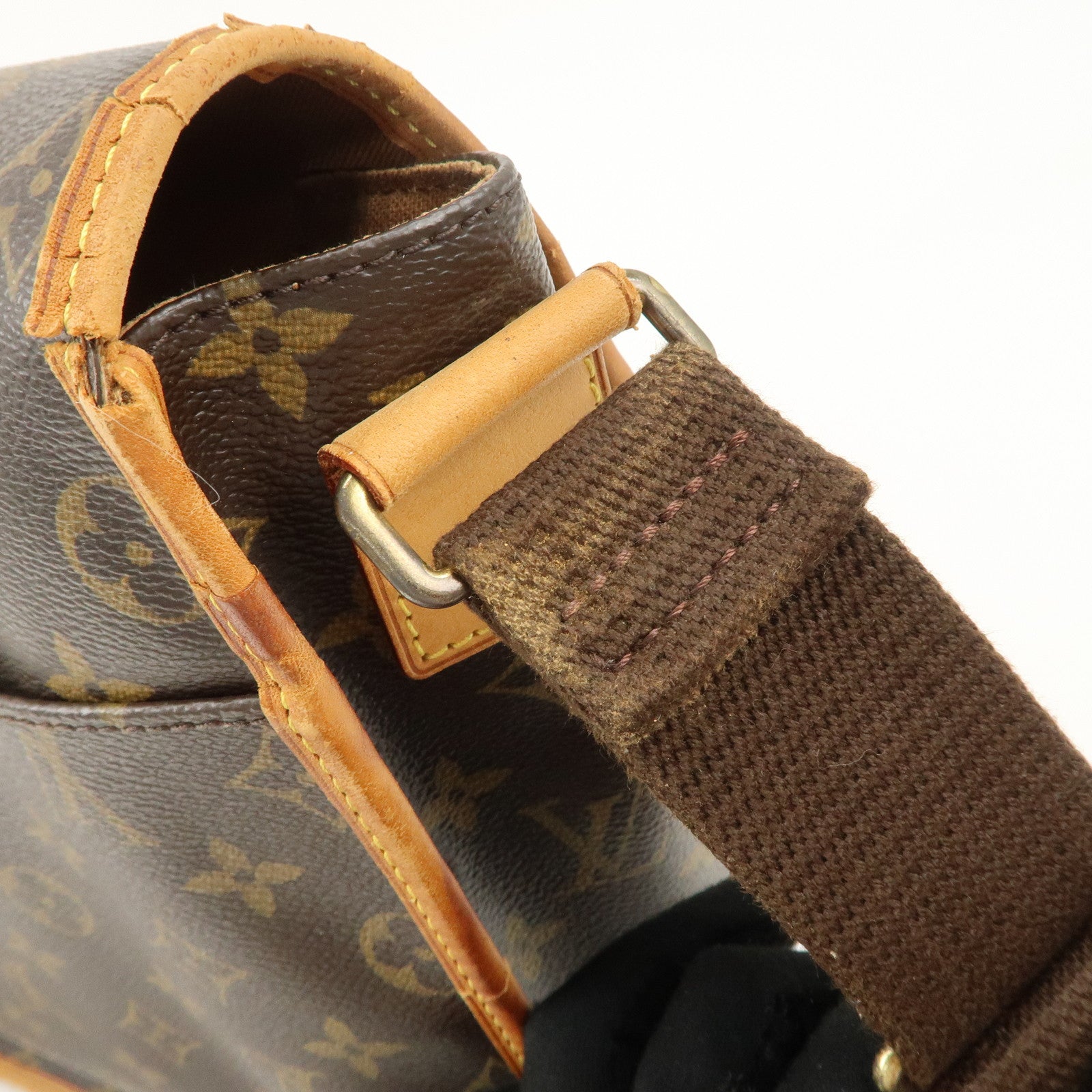 Louis Vuitton Monogram Messenger Bosphore GM Shoulder Bag M40105