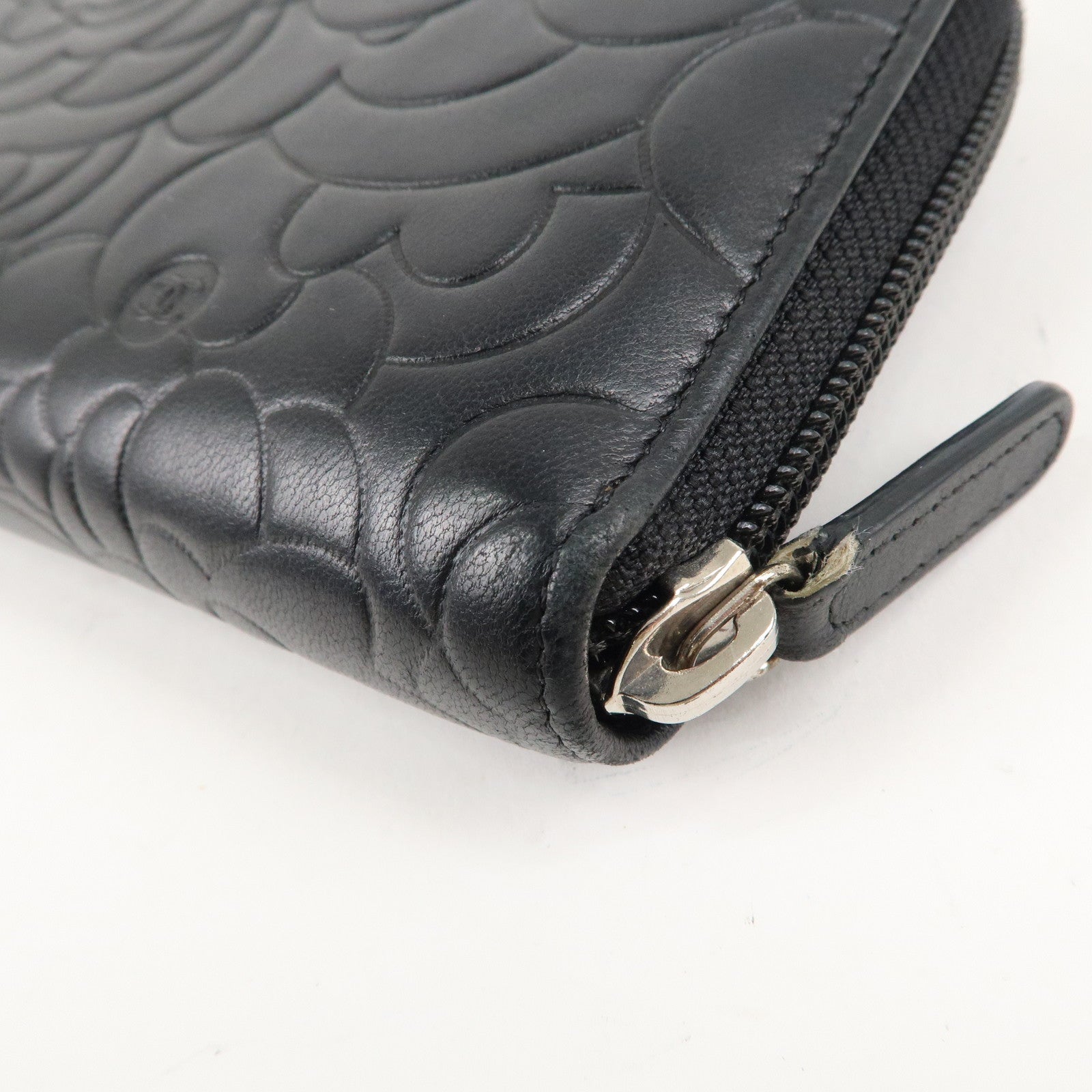 CHANEL Camellia Lamb Skin Zippy Round Long Wallet Black