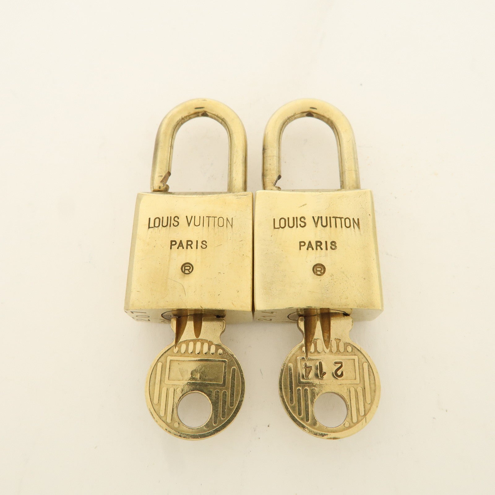 Louis Vuitton Set of 10 Lock 
Key Cadena Key Lock Used