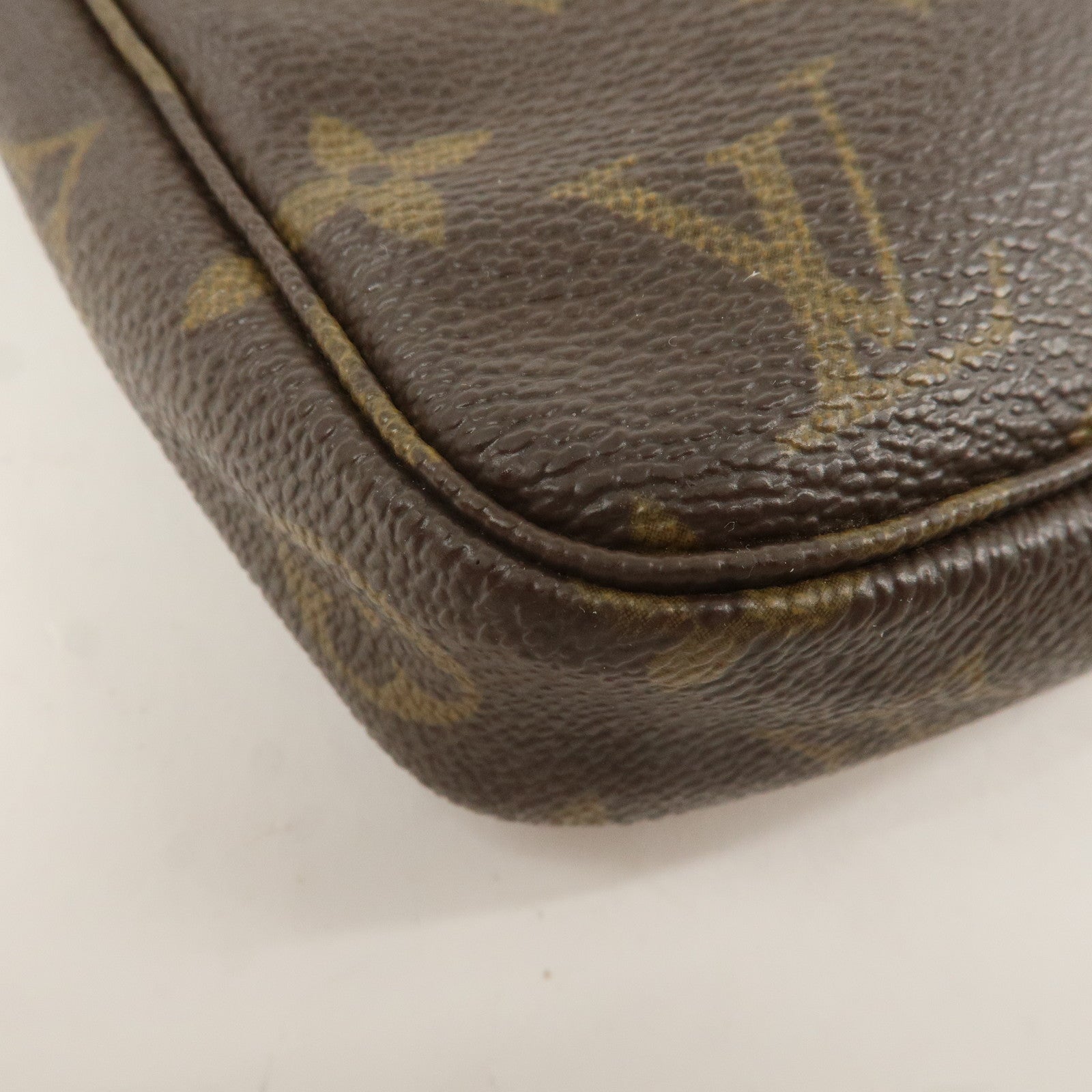 Louis Vuitton Monogram Pochette Accessoires Pouch M51980