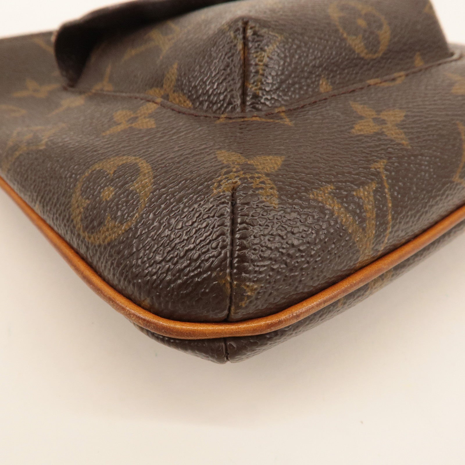 Louis Vuitton Monogram Partition Pouch Clutch Bag M51901