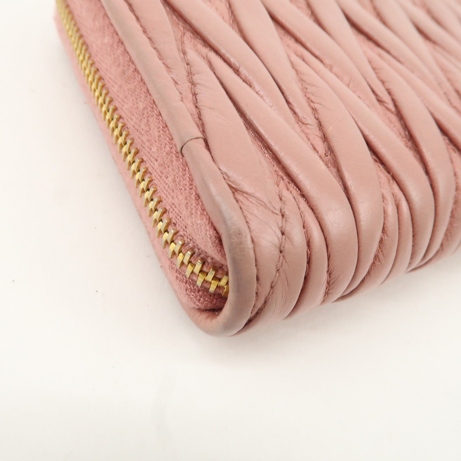 MIU MIU Matelasse Leather Round Zippy Long Wallet Pink 5ML506 Used