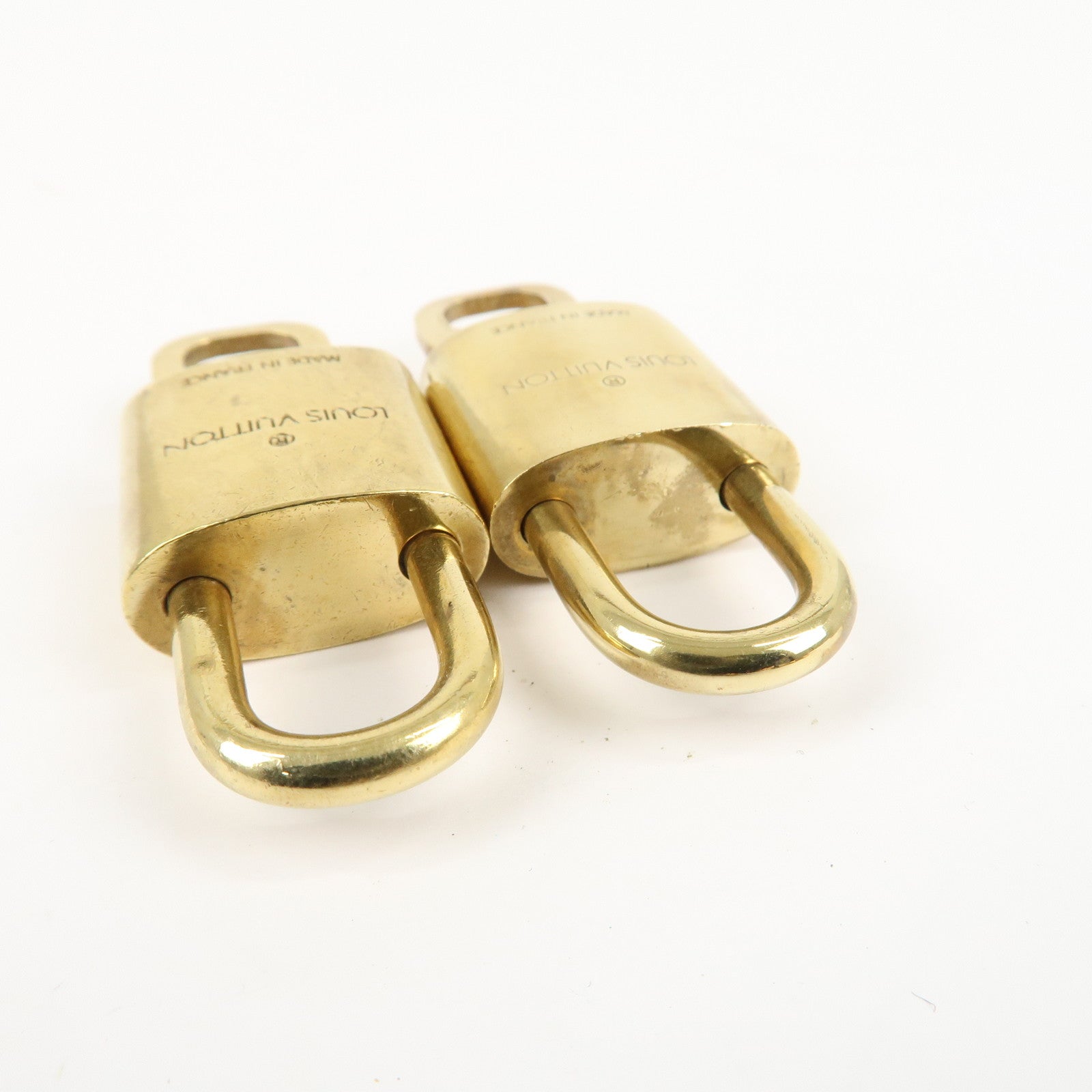 Louis Vuitton Set of 10 Lock 
Key Cadena Key Lock Metal Gold Used