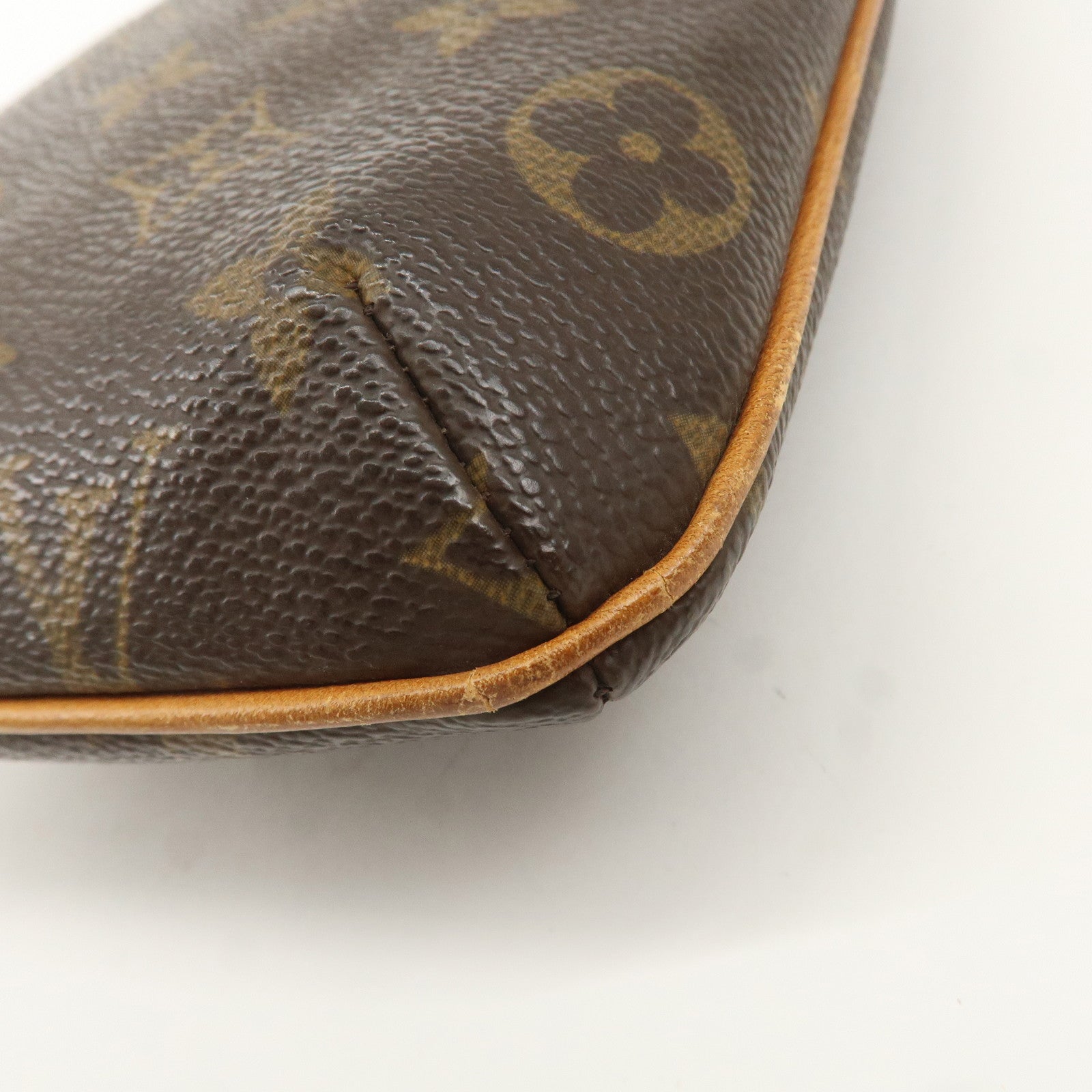 Louis Vuitton Monogram Partition Pouch Clutch Bag M51901