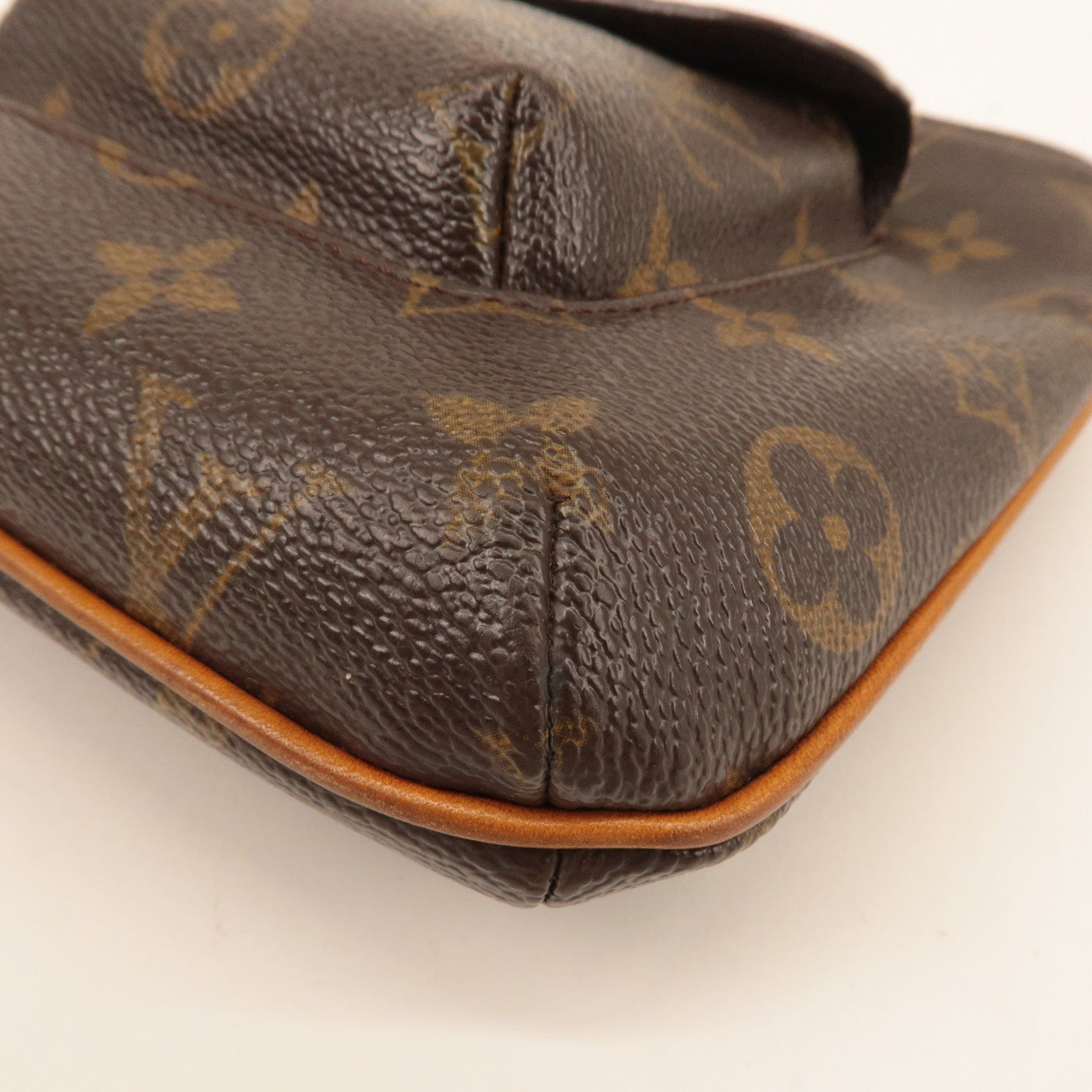 Louis Vuitton Monogram Partition Pouch Clutch Bag M51901