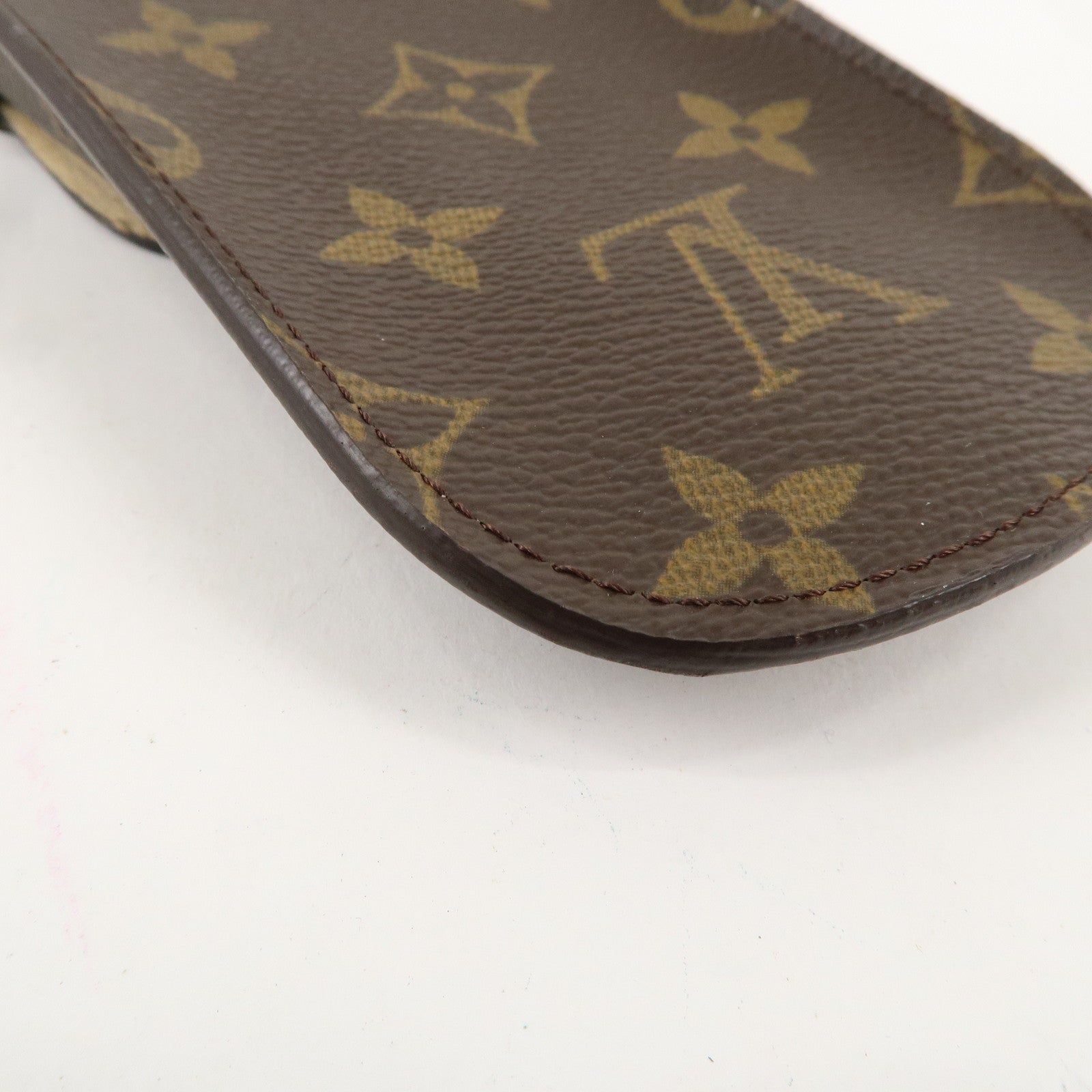 Louis Vuitton Monogram etui a lunettes lavel Glasses Case M62970