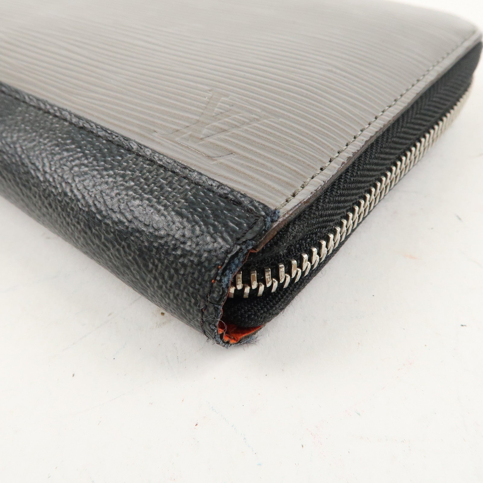 Louis Vuitton Epi Damier Graphite Zippy Organizer NM M62930