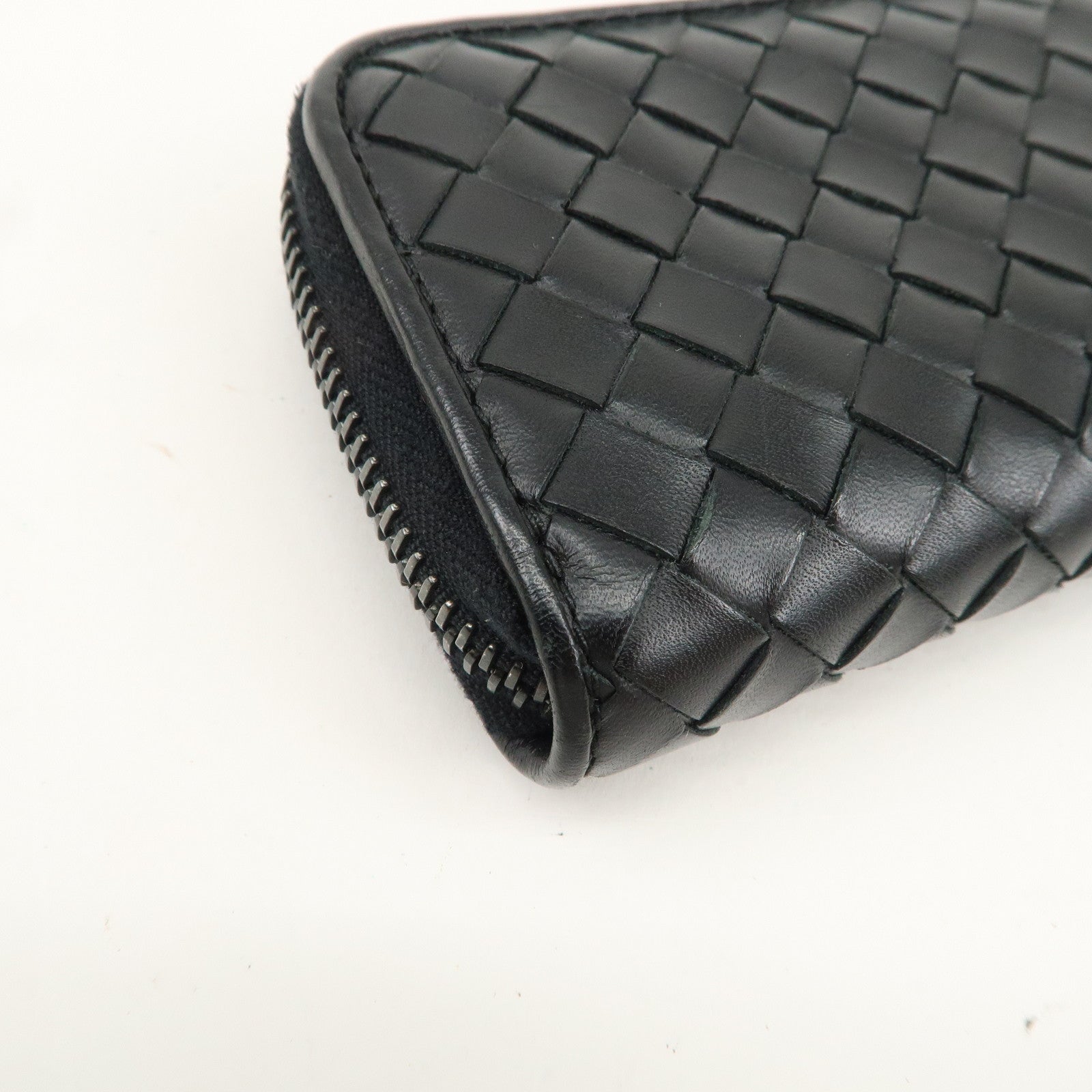 BOTTEGA VENETA Intrecciato Leather Zip Round Coin Case Black