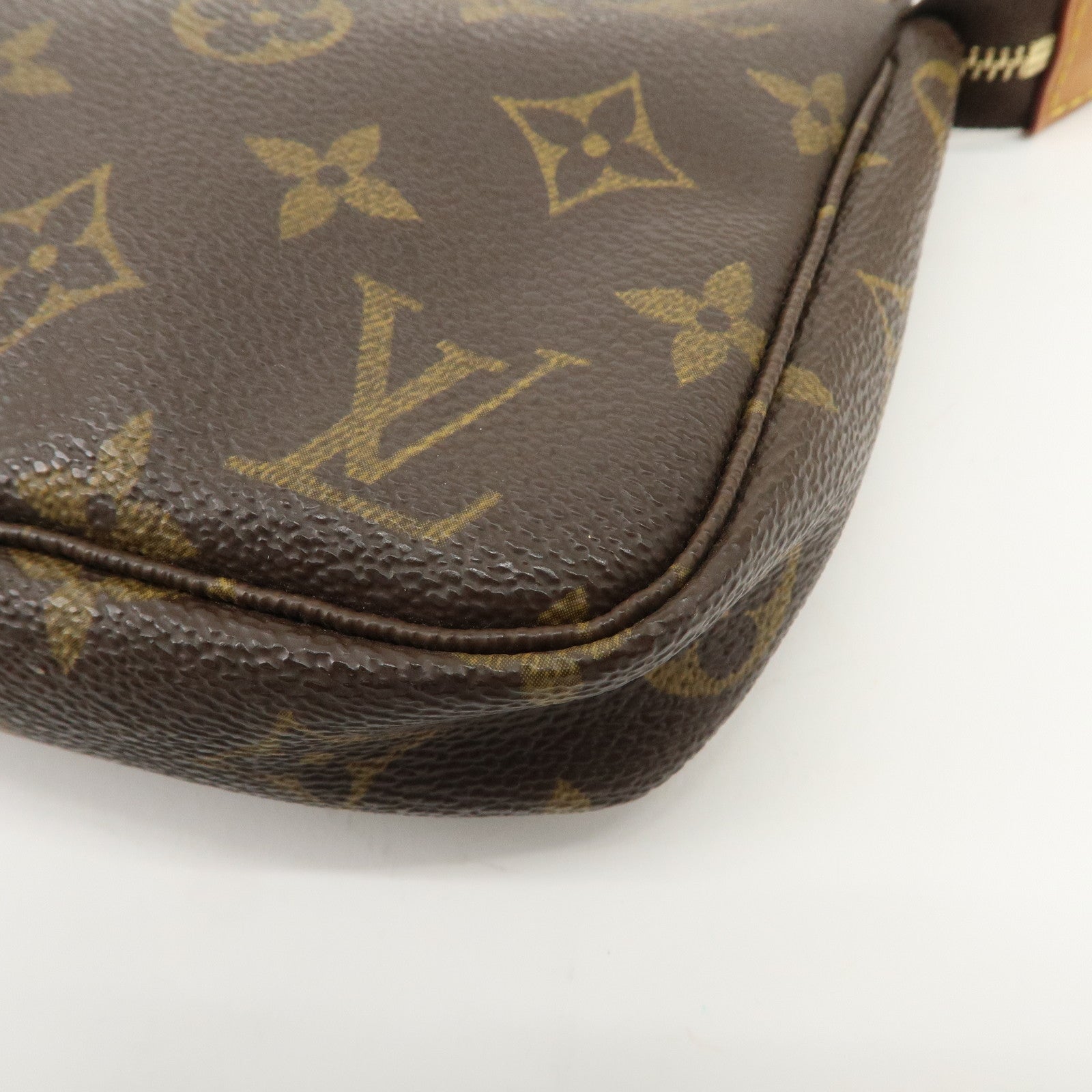 Louis Vuitton Monogram Pochette Accessoires 
Strap M51980 J00145 Used