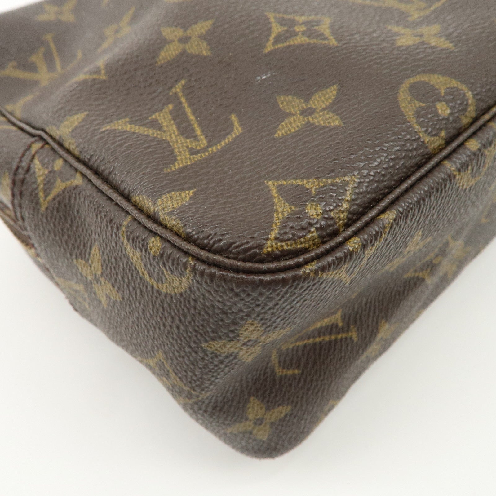 Louis Vuitton Monogram Trousse Toilette 28 Pouch M47522