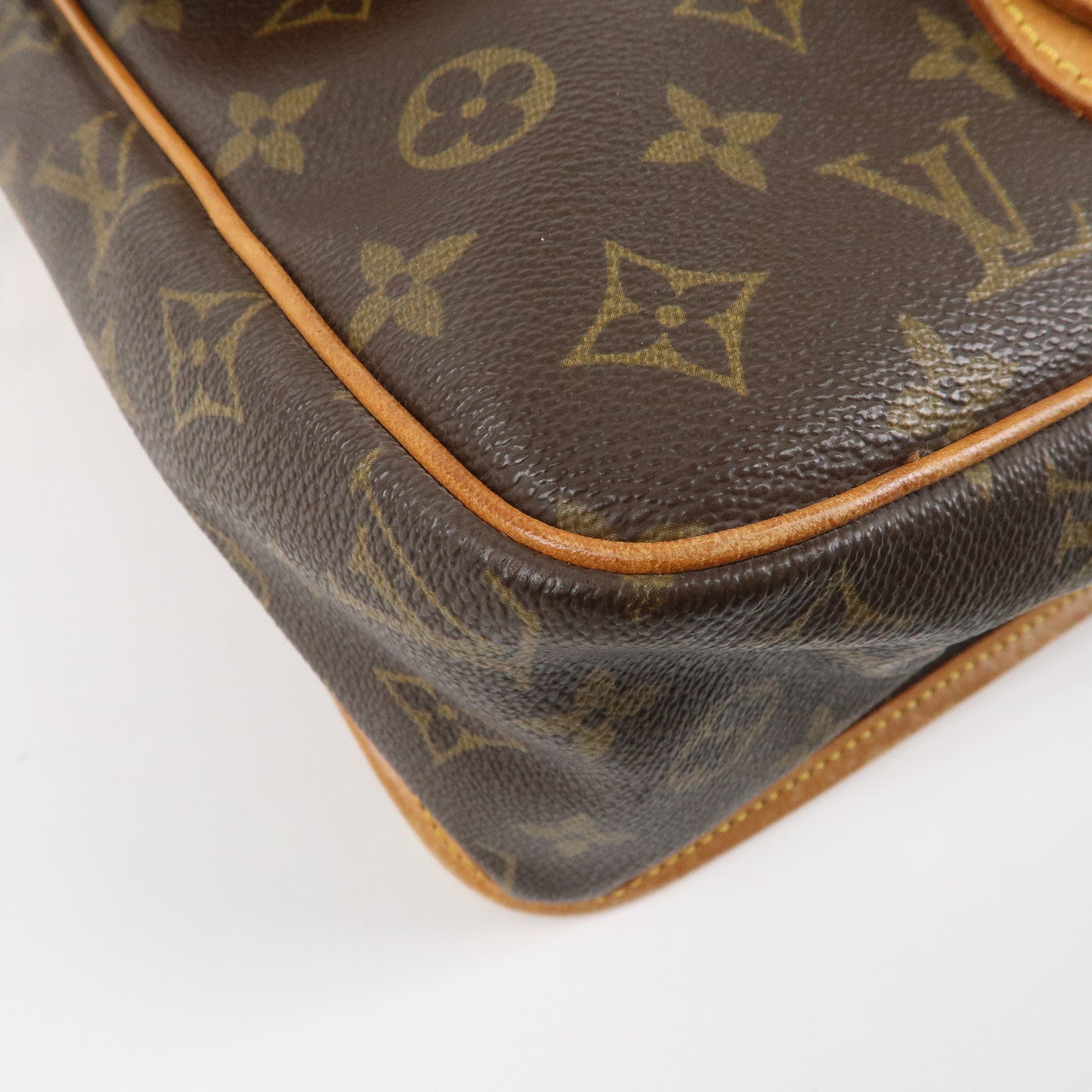 Louis Vuitton Monogram Gibeciere GM Shoulder Bag M42246