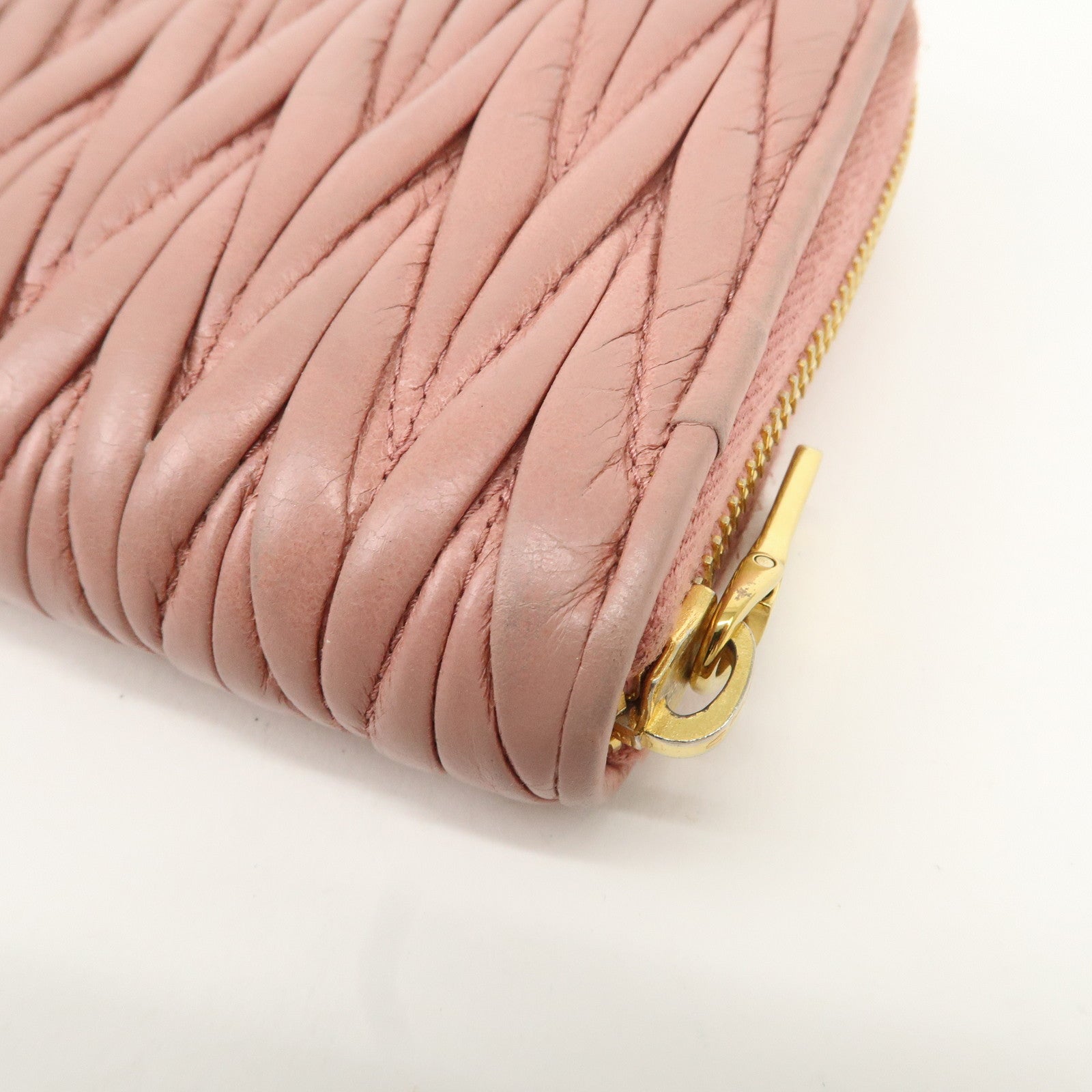 MIU MIU Matelasse Leather Round Zippy Long Wallet Pink 5ML506 Used