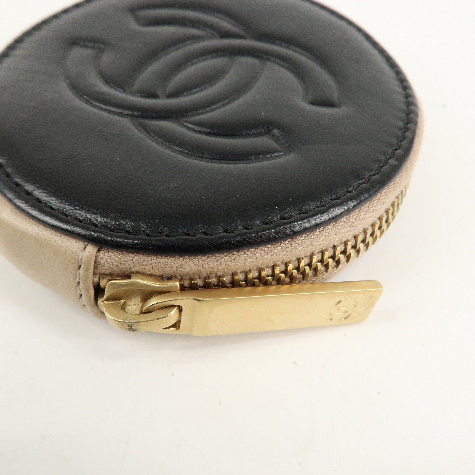 CHANEL Camelia Lamb Skin Round Zippy Coin Case Black Beige Used