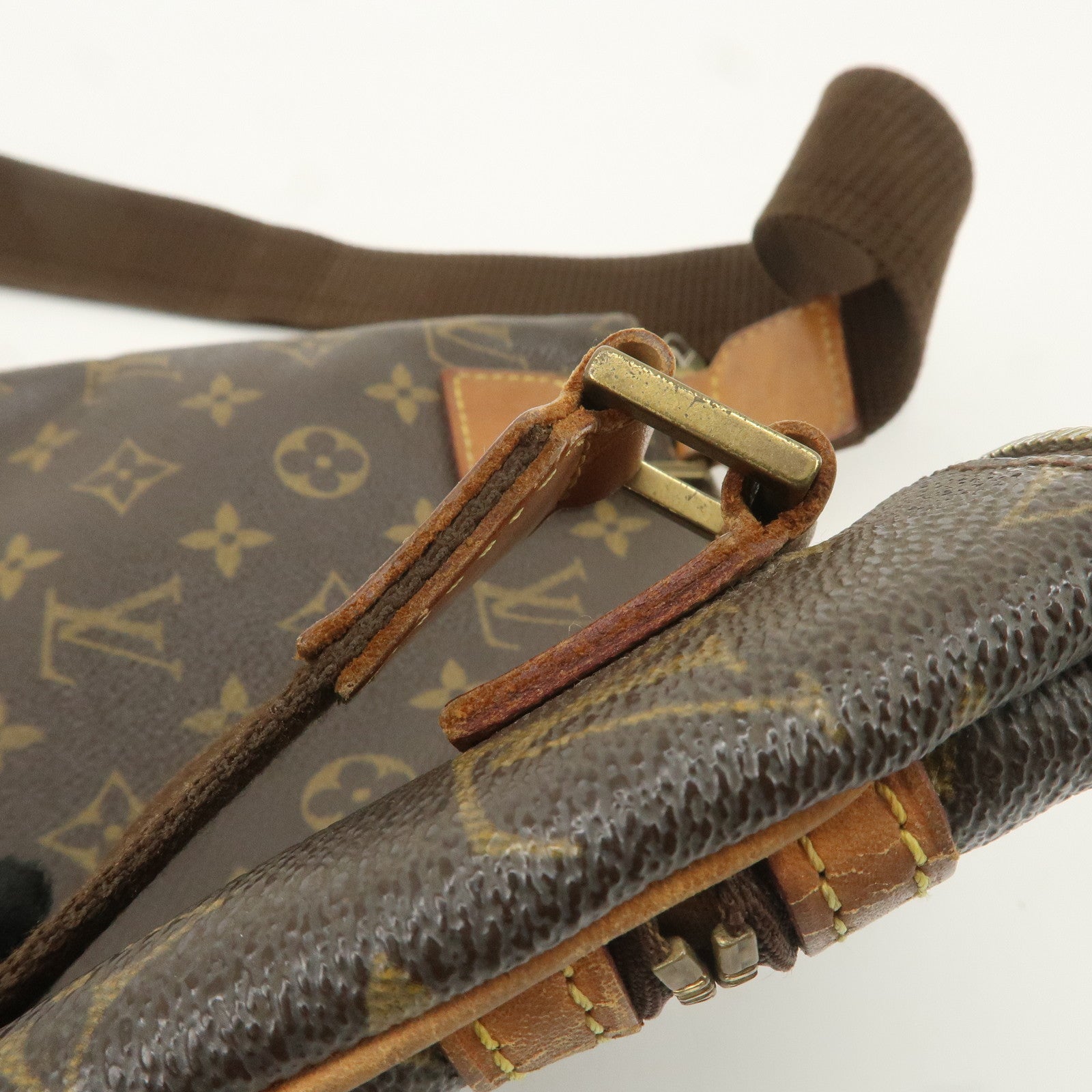 Louis Vuitton Monogram Pochette Bosphore Shoulder Bag M40044