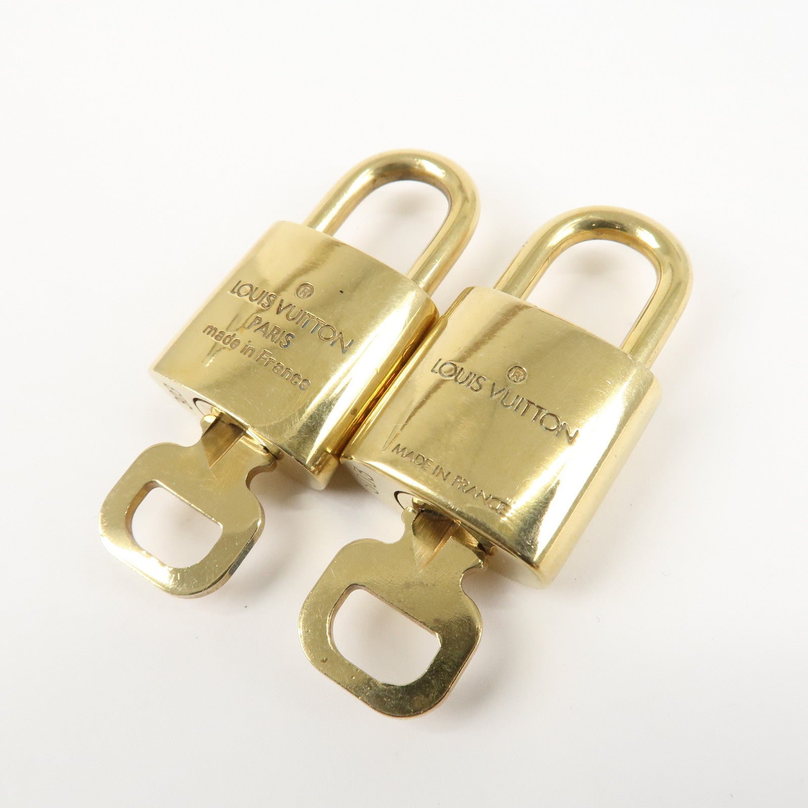 Louis Vuitton Set of 10 Lock 
Key Cadena Key Lock Metal Gold Used