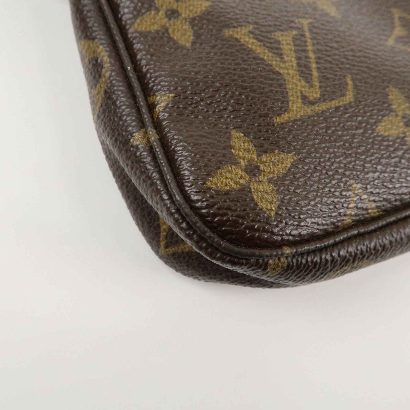 Louis Vuitton Monogram T&B Mini Pochette Accessoires Pouch M60153