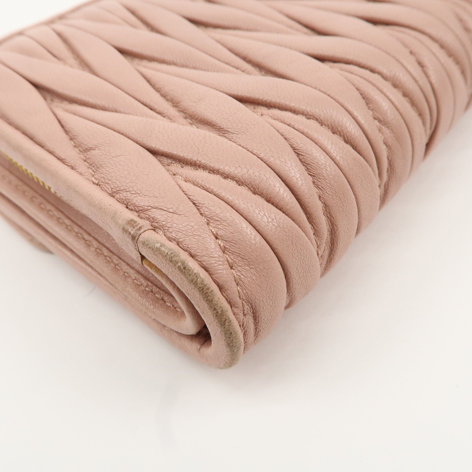 MIU MIU Matelasse Leather Round Zipper Bi-fold Wallet Pink