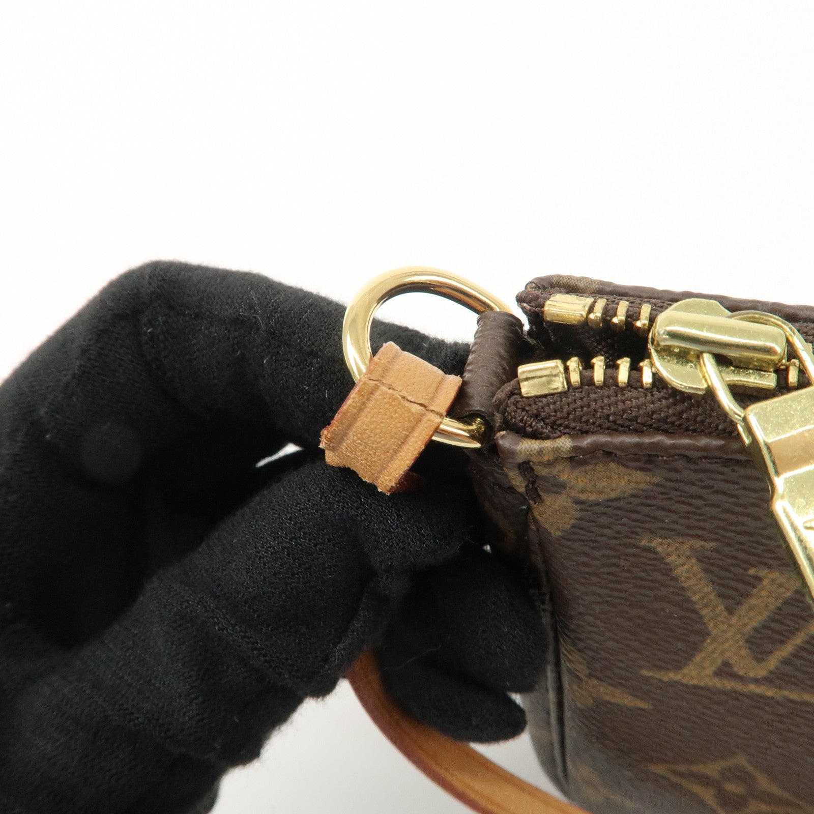 Louis Vuitton Monogram Pochette Accessoires Pouch M51980