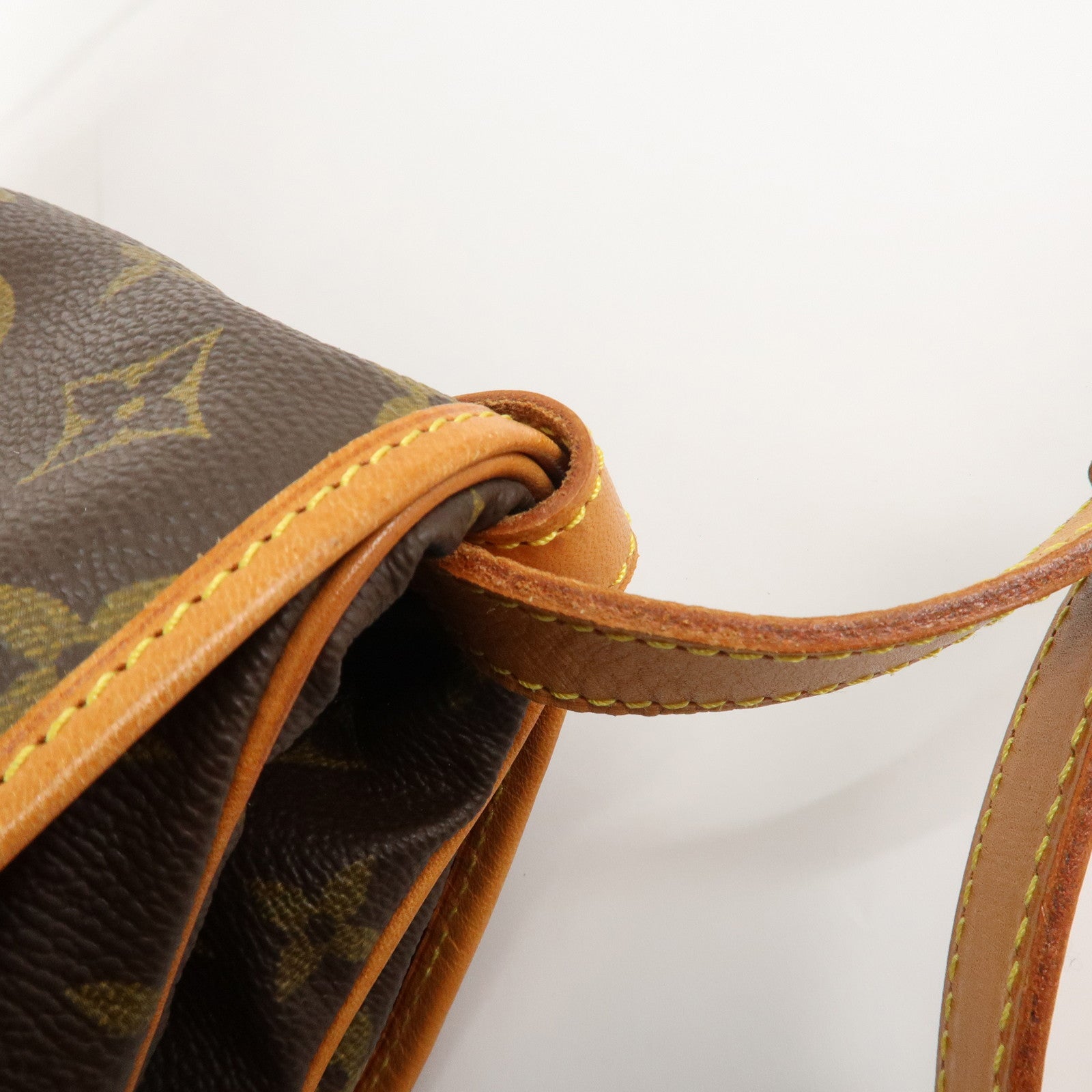 Louis Vuitton Monogram Saumur 30 Crossbody Bag Brown M42256 Used