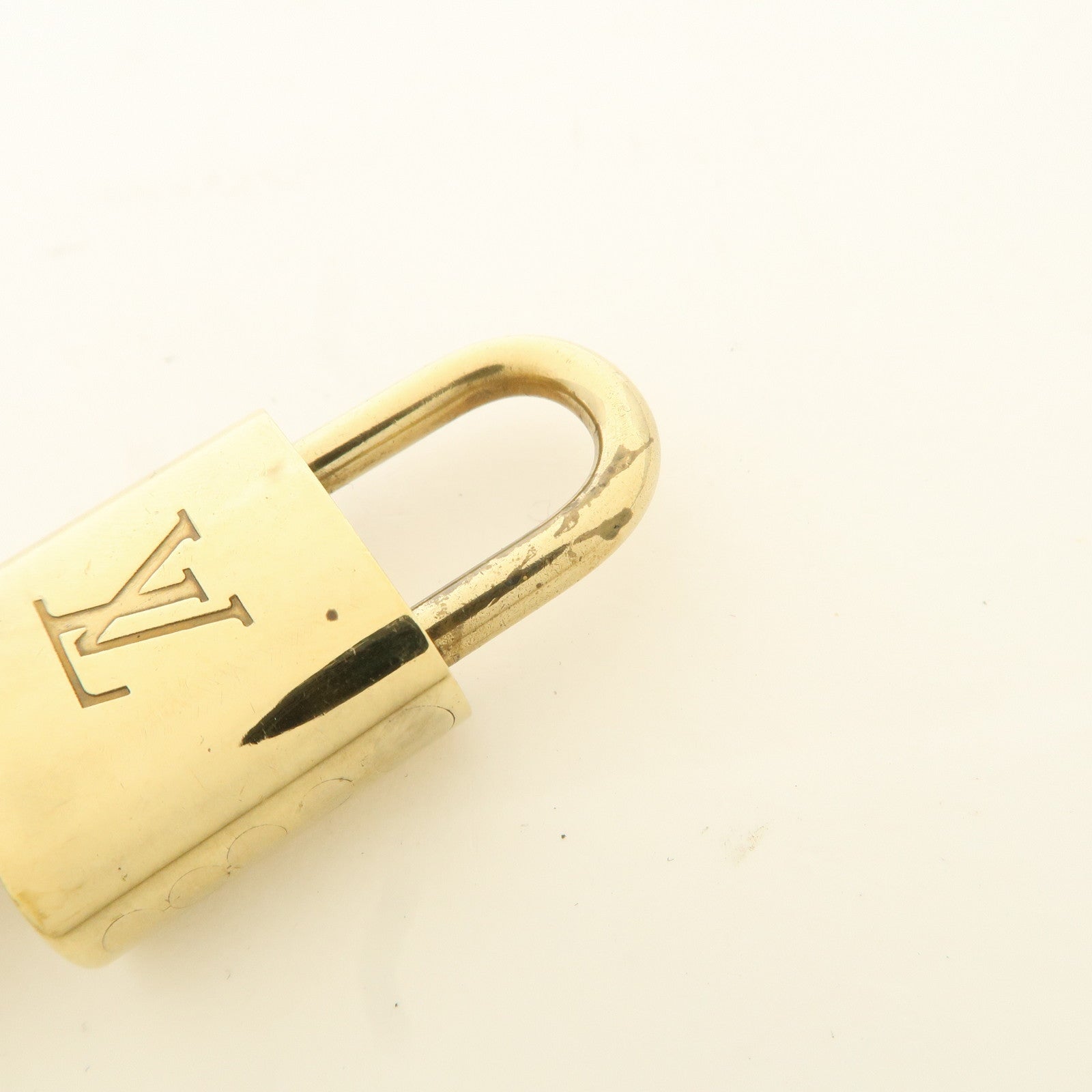 Louis Vuitton Set of 10 Lock 
Key Cadena Key Lock Metal Gold Used