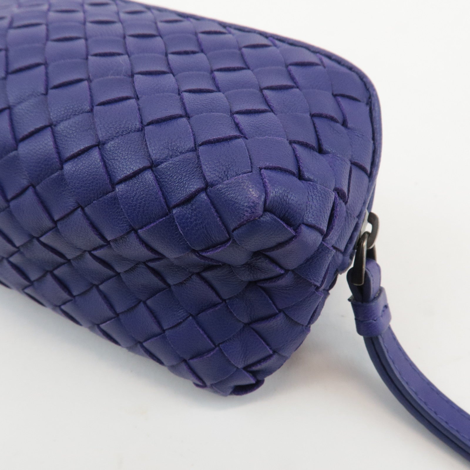 BOTTEGA VENETA Intrecciato Leather Pouch