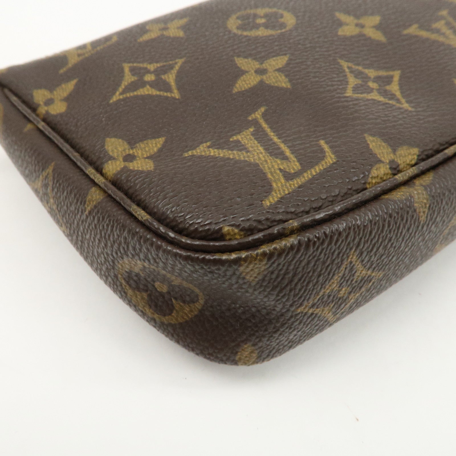 Louis Vuitton Monogram Pochette Accessoires 
Strap M51980 J00145 Used