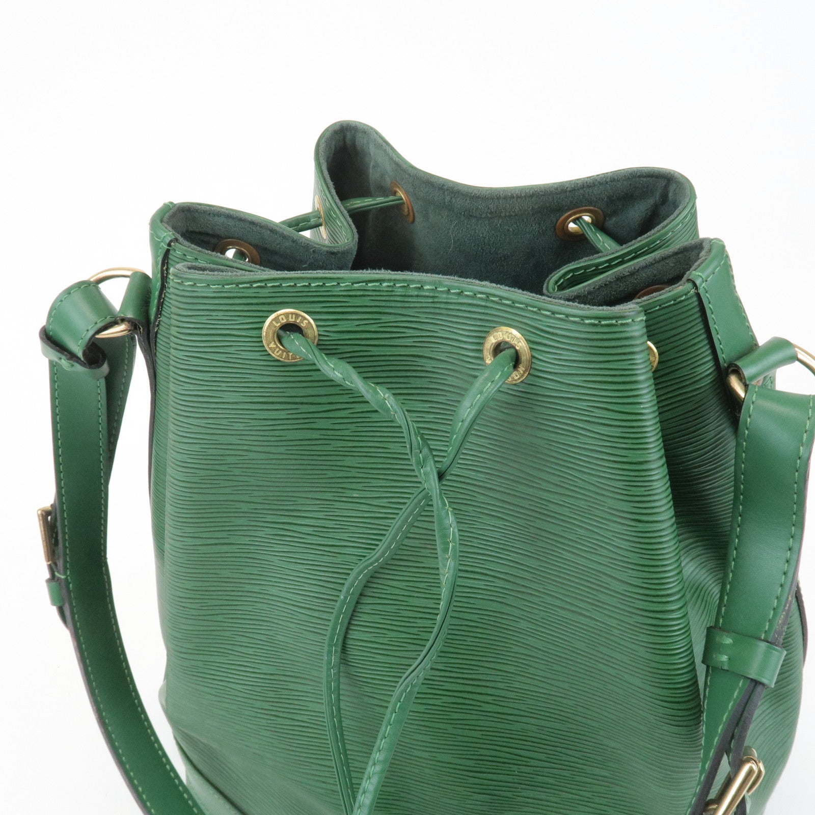 Louis Vuitton Epi Petit Noe Leather Shoulder Bag Borneo Green M44104