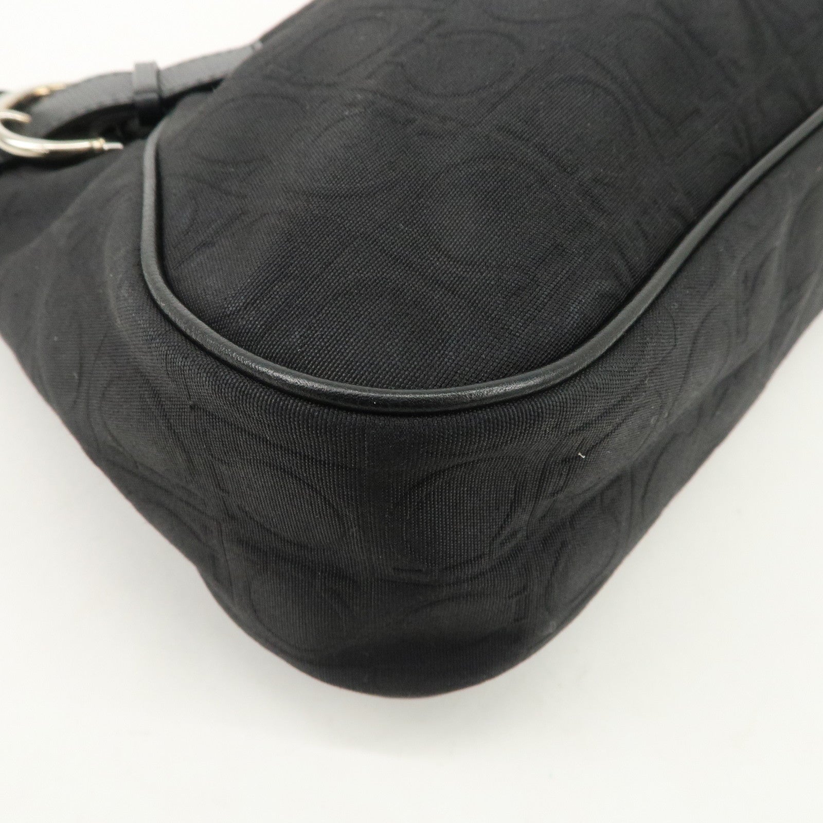 Ferragamo Gancini Nylon Leather Shoulder Bag Black AU-21/4436 Used