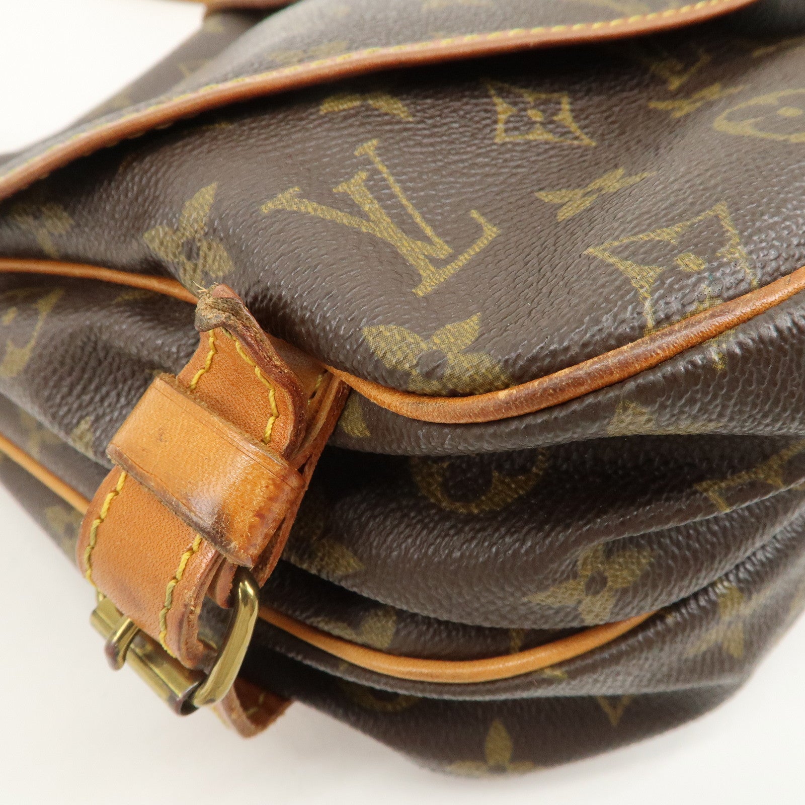 Louis Vuitton Monogram Saumur 30 Shoulder Bag Brown M42256