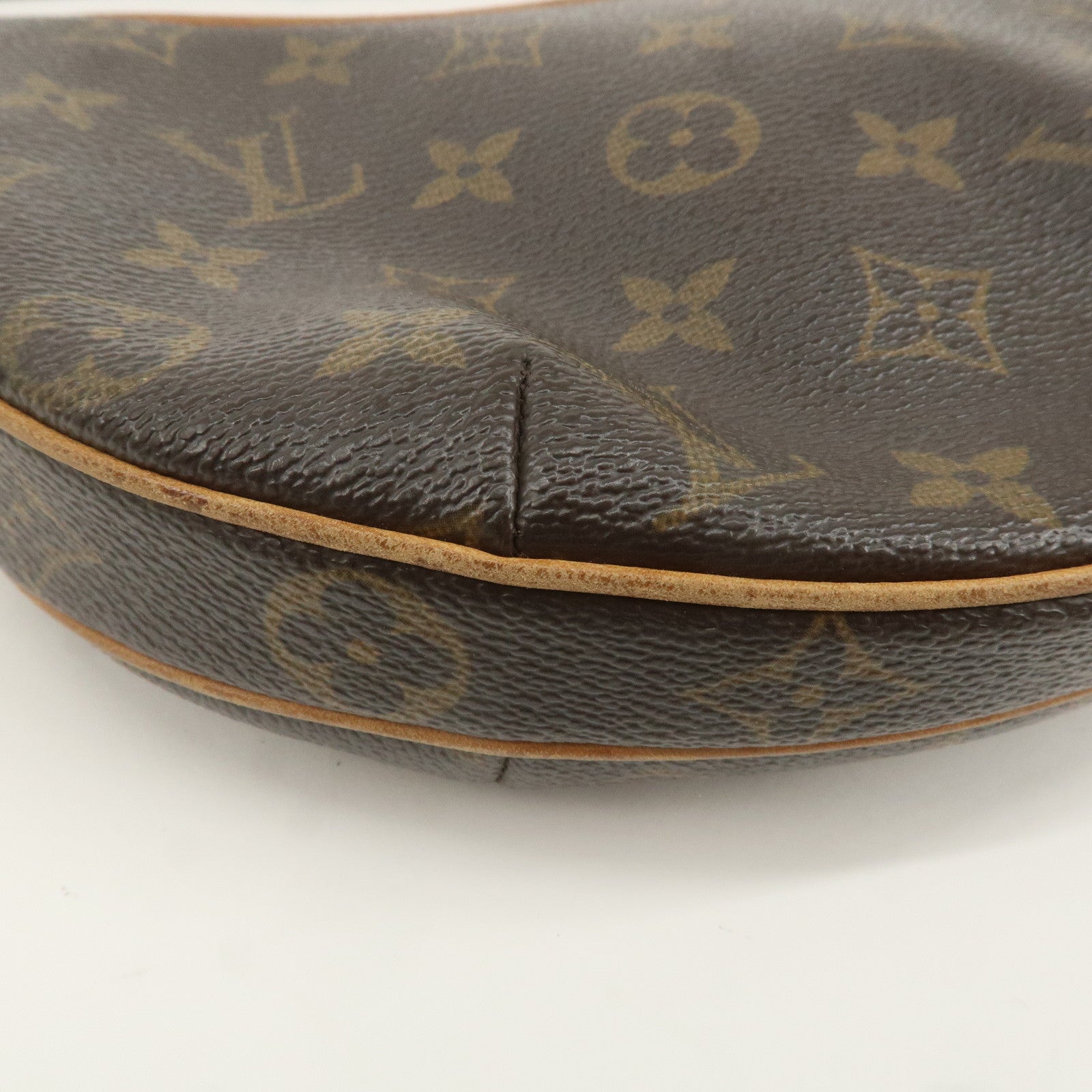 Louis Vuitton Monogram Pochette Croissant Shoulder Bag M51510