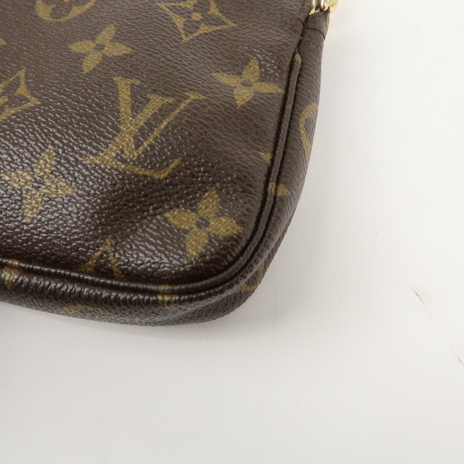 Louis Vuitton Monogram T&B Mini Pochette Accessoires Pouch M60153