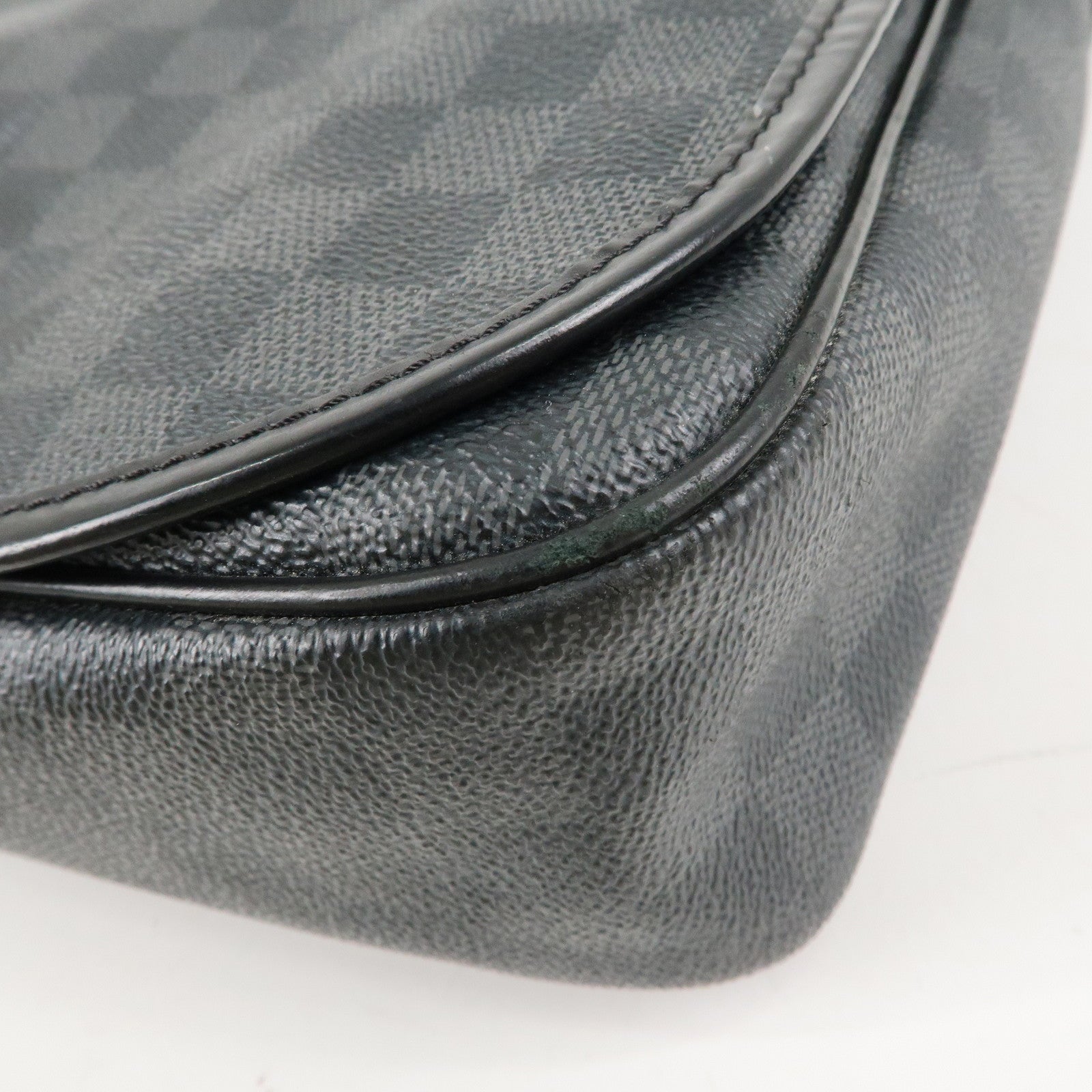 Louis Vuitton Damier Graphite Daniel MM Shoulder Bag N58029