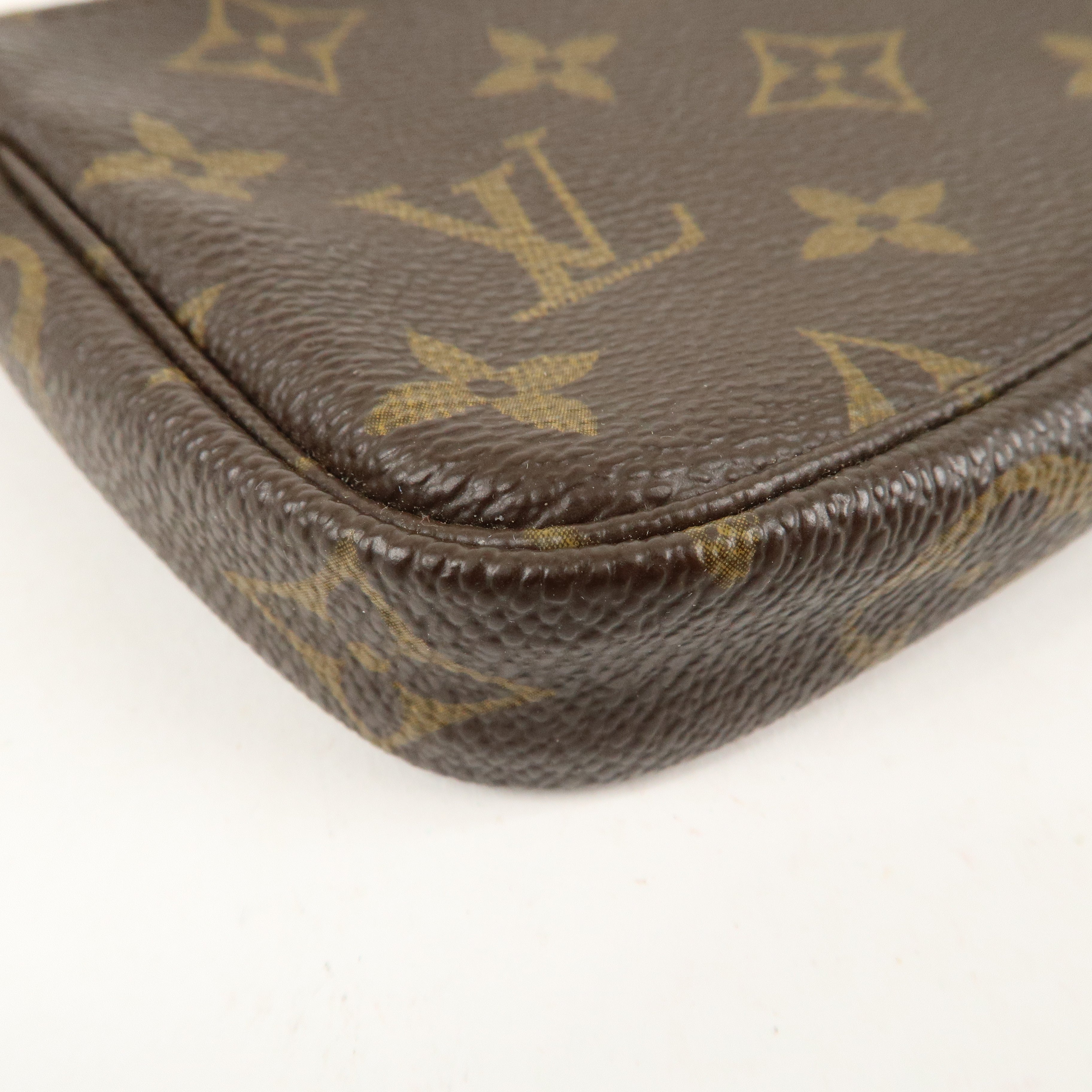 Louis Vuitton Monogram Mini Pochette Accessoires Pouch M58009